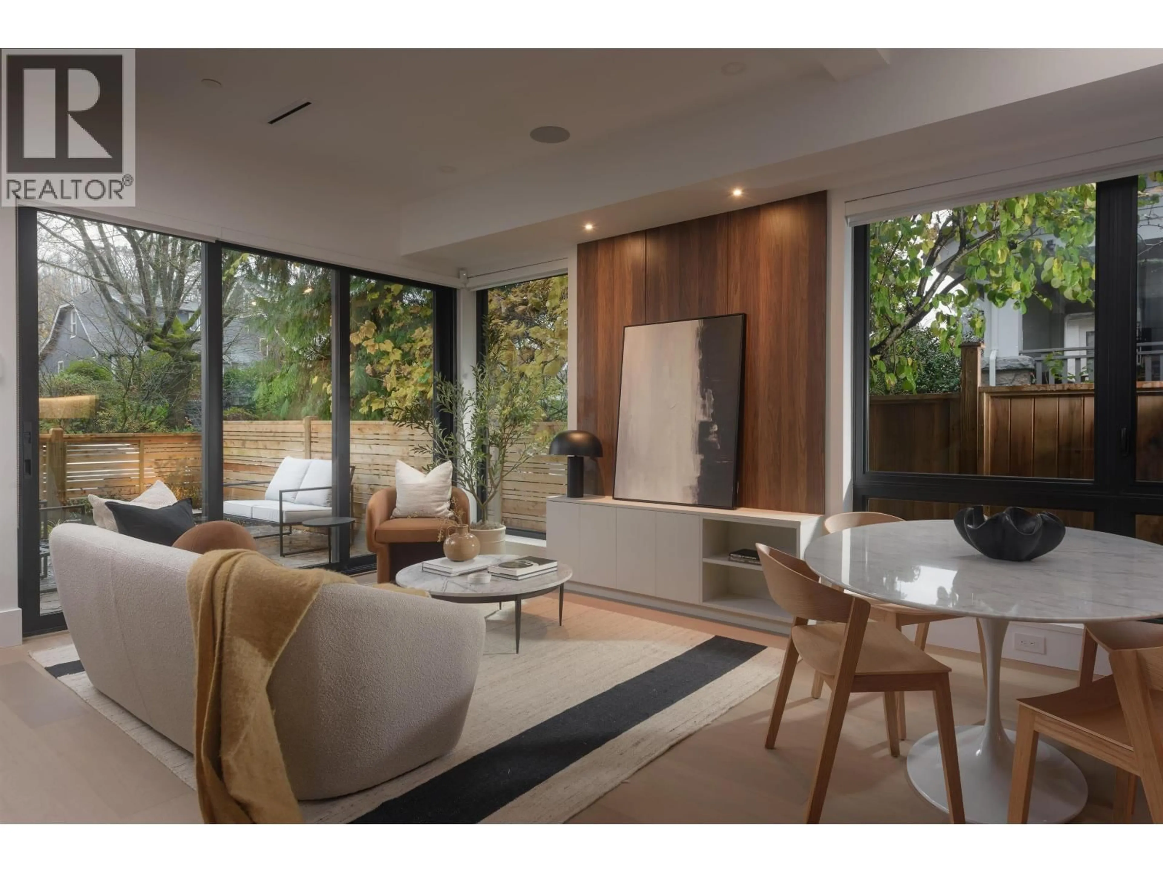 Unknown for 1 - 275 17TH AVENUE, Vancouver British Columbia V5Y1Z9