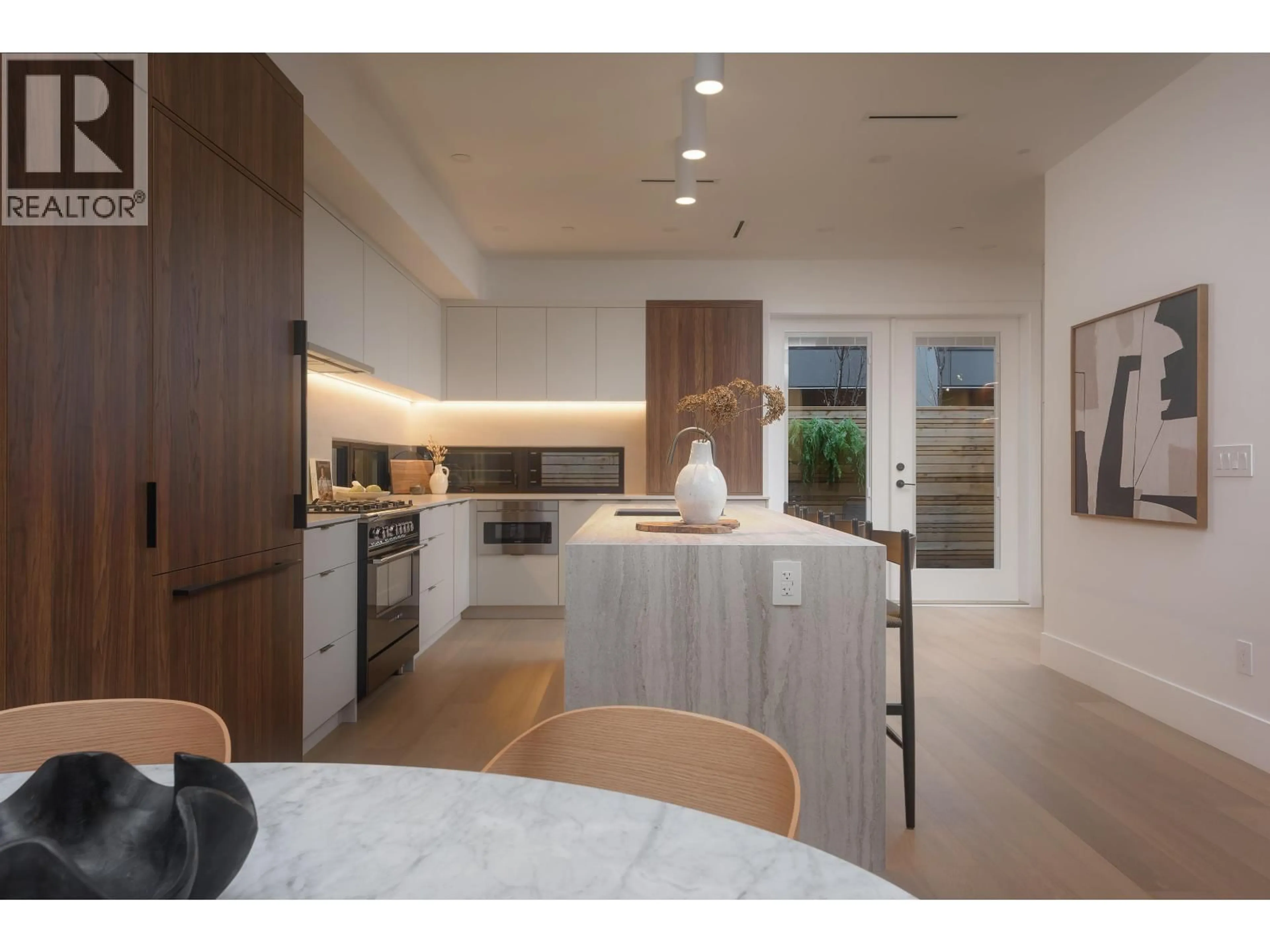 Contemporary kitchen, unknown for 1 - 275 17TH AVENUE, Vancouver British Columbia V5Y1Z9