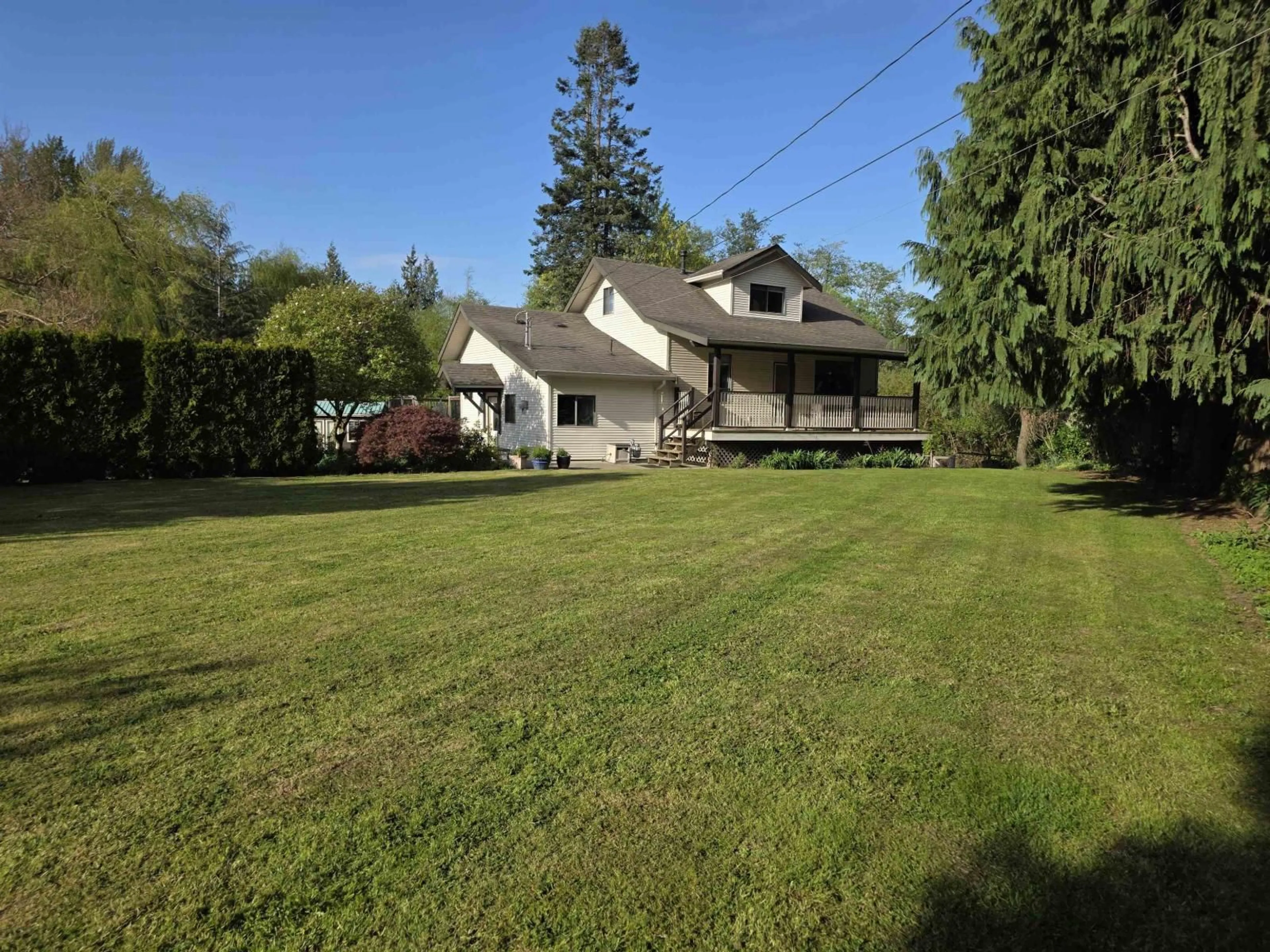 A pic from outside/outdoor area/front of a property/back of a property/a pic from drone, unknown for 44387 SOUTH SUMAS ROAD, Chilliwack British Columbia V2R4B7