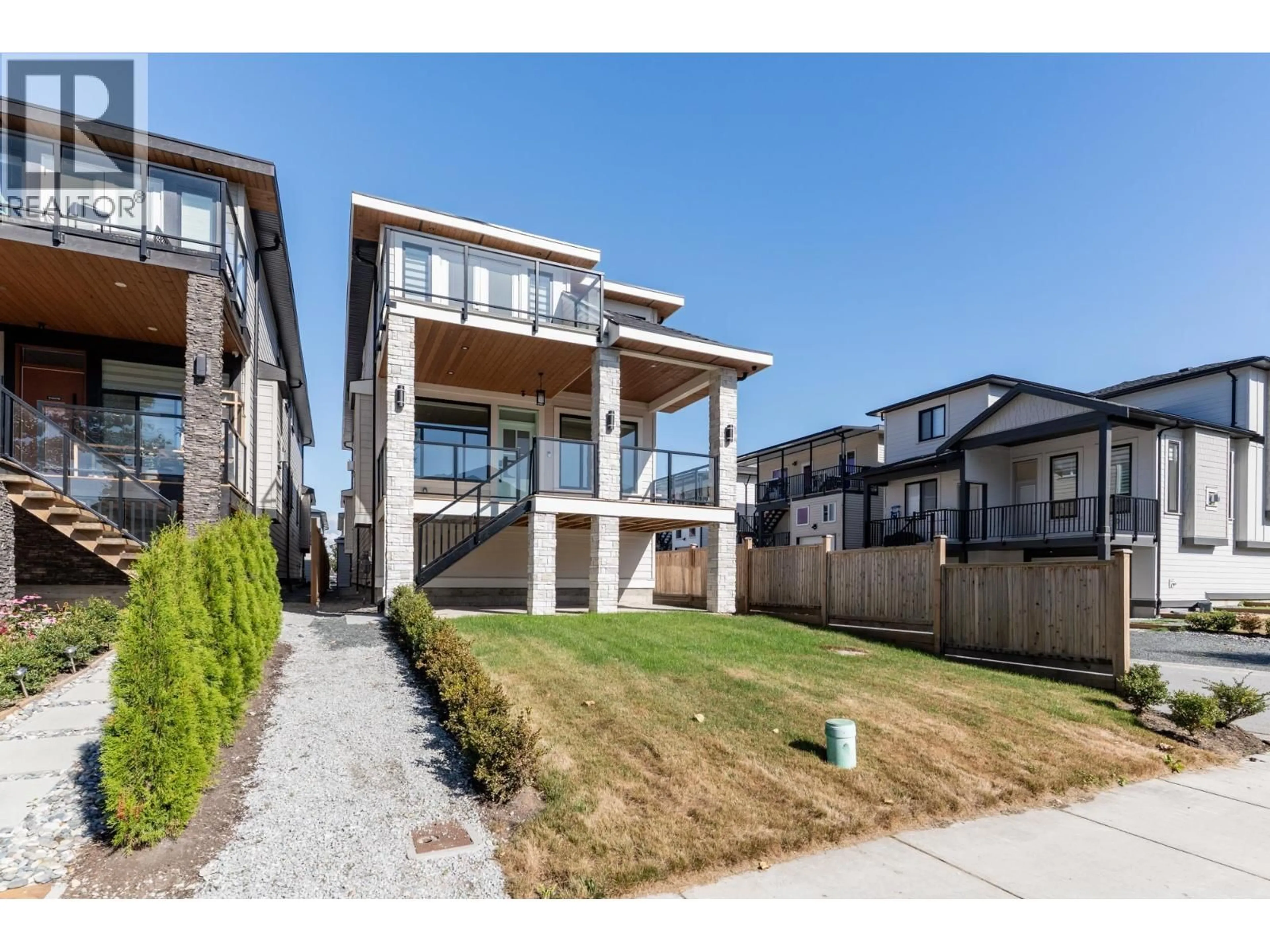 Unknown for 215 MABEL STREET, New Westminster British Columbia V3M0L1