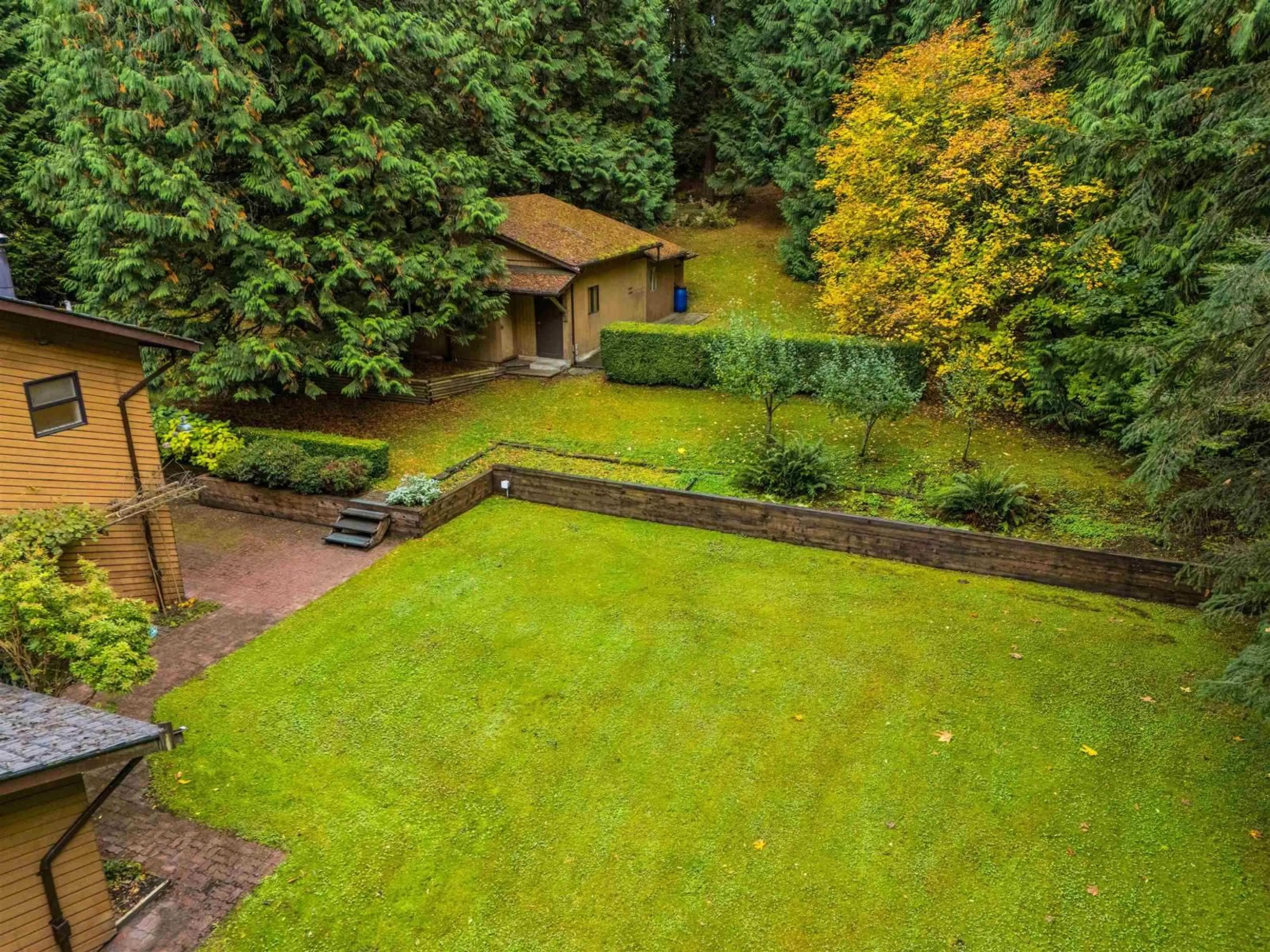 A pic from outside/outdoor area/front of a property/back of a property/a pic from drone, forest/trees view for 13912 28 AVENUE, Surrey British Columbia V4P1T4