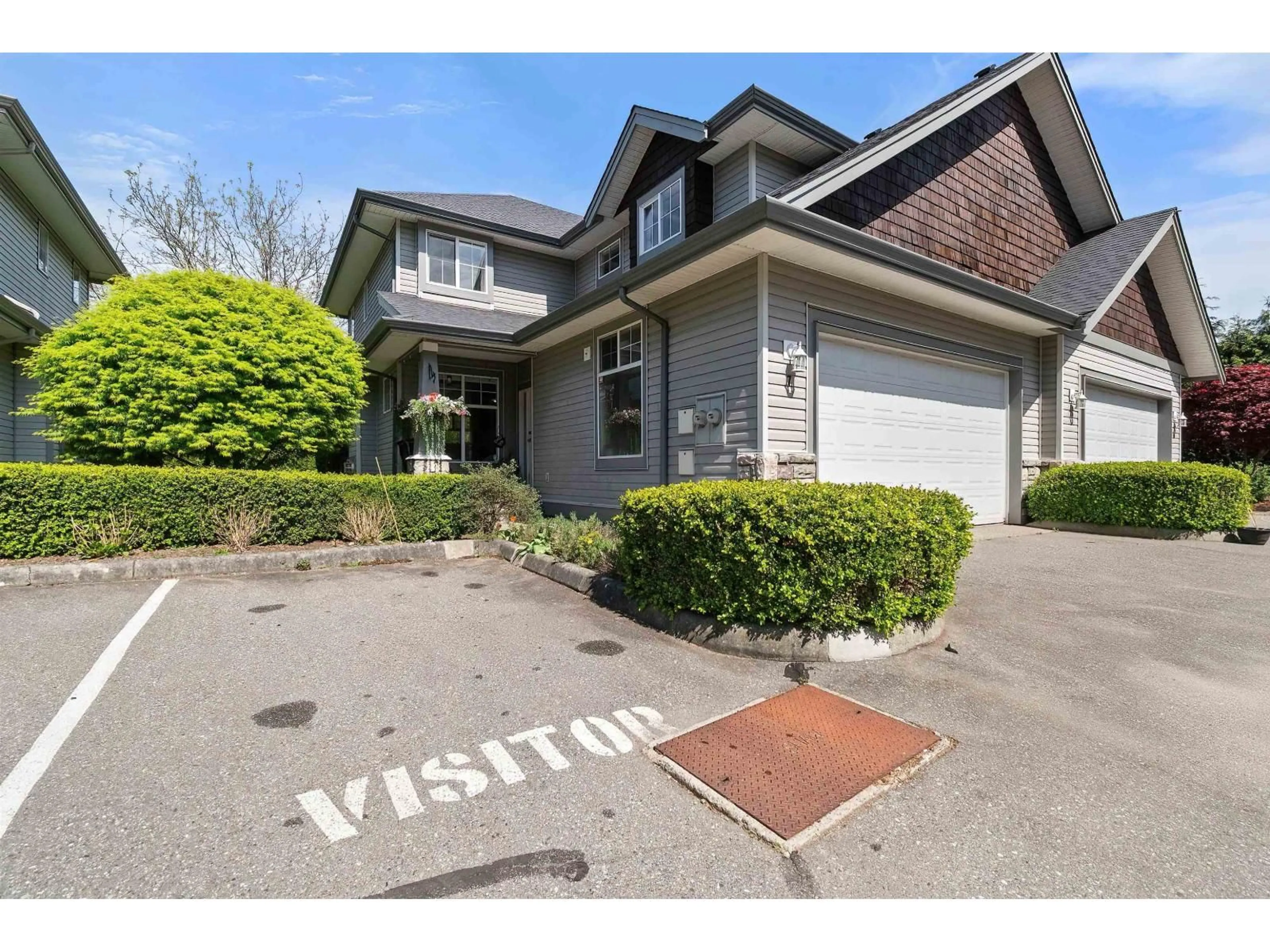 A pic from outside/outdoor area/front of a property/back of a property/a pic from drone, street for 7 - 7360 SUNSHINE DRIVE, Chilliwack British Columbia V2R5V7