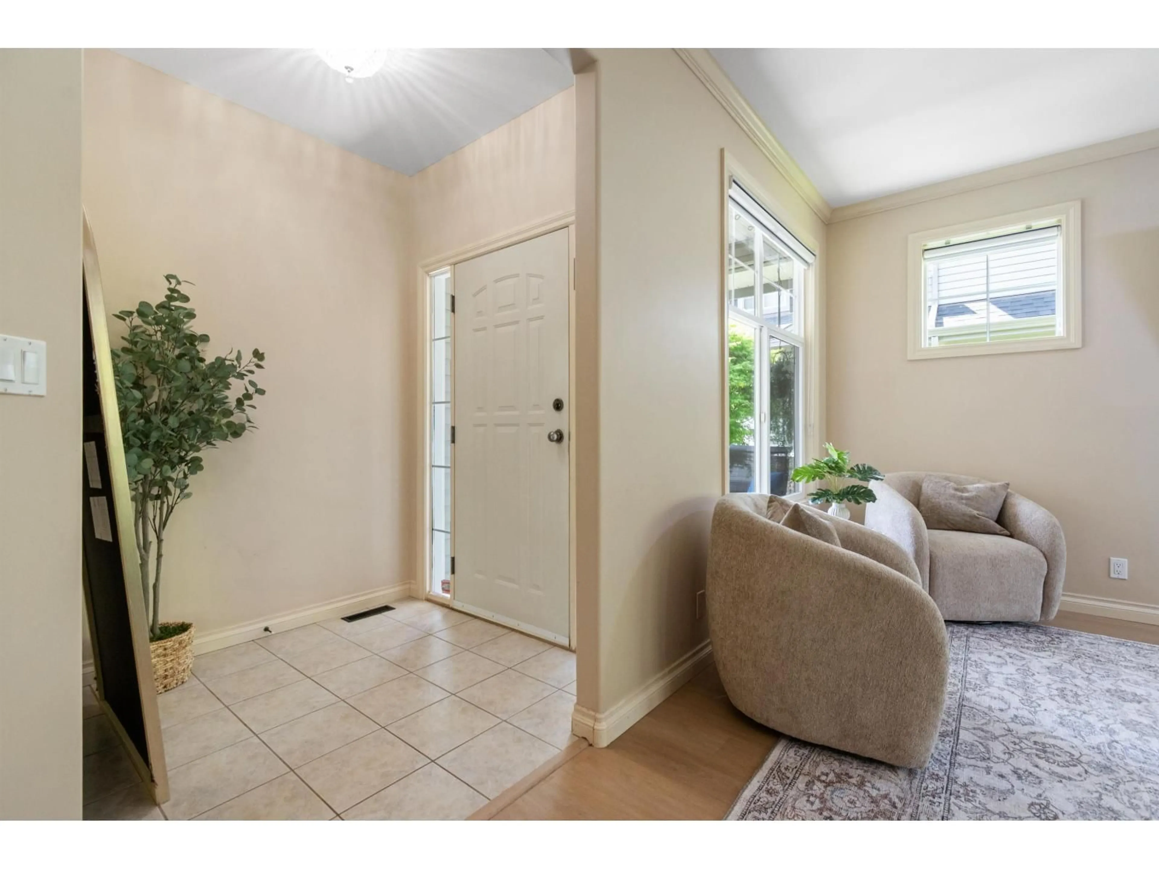 Indoor entryway for 7 - 7360 SUNSHINE DRIVE, Chilliwack British Columbia V2R5V7