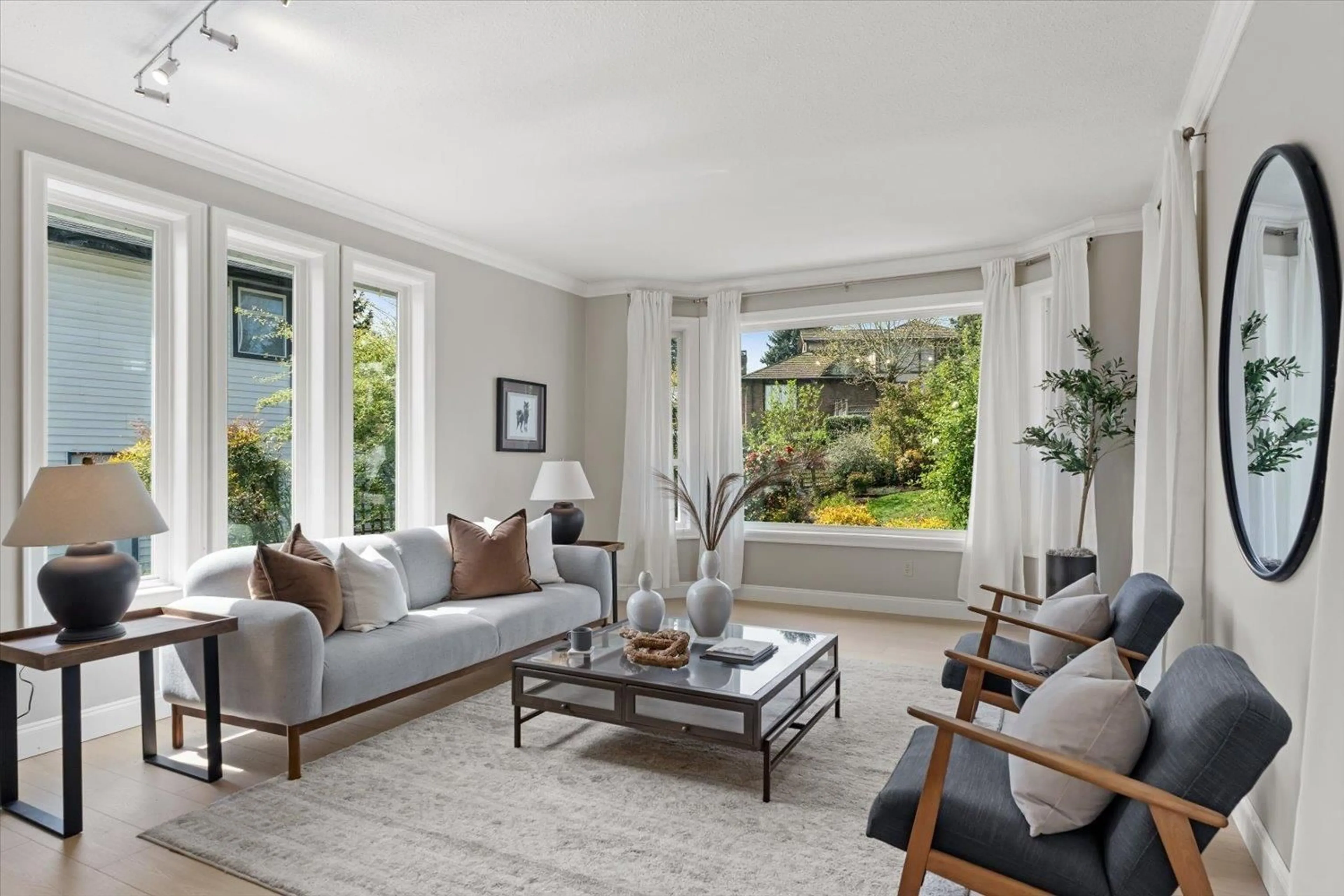 Living room with furniture, unknown for 5740 189A STREET, Surrey British Columbia V3S7M4