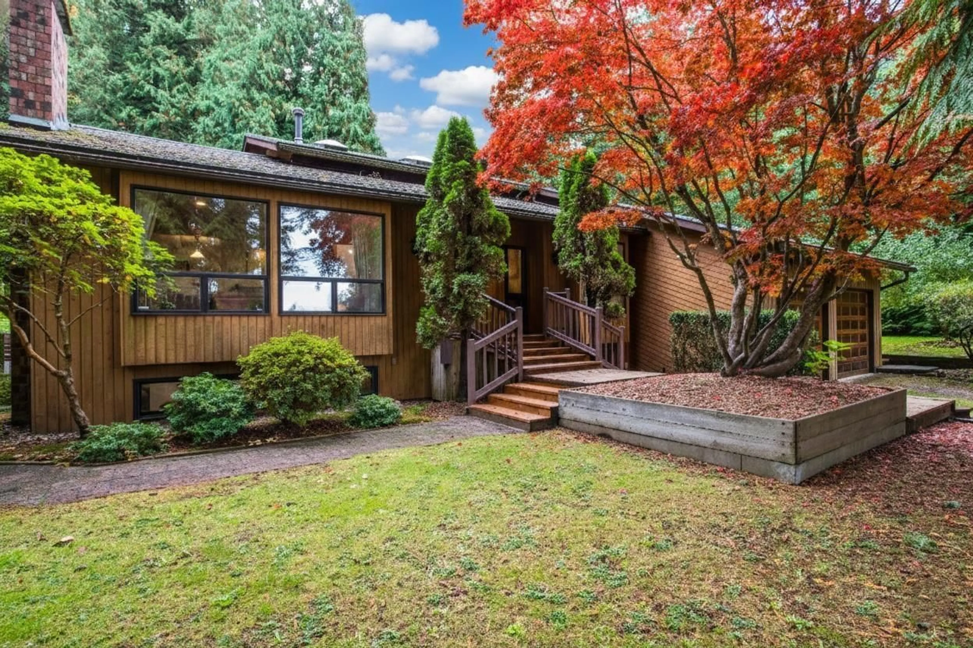 Home with brick exterior material, unknown for 13915 27 AVENUE, Surrey British Columbia V4P1T4