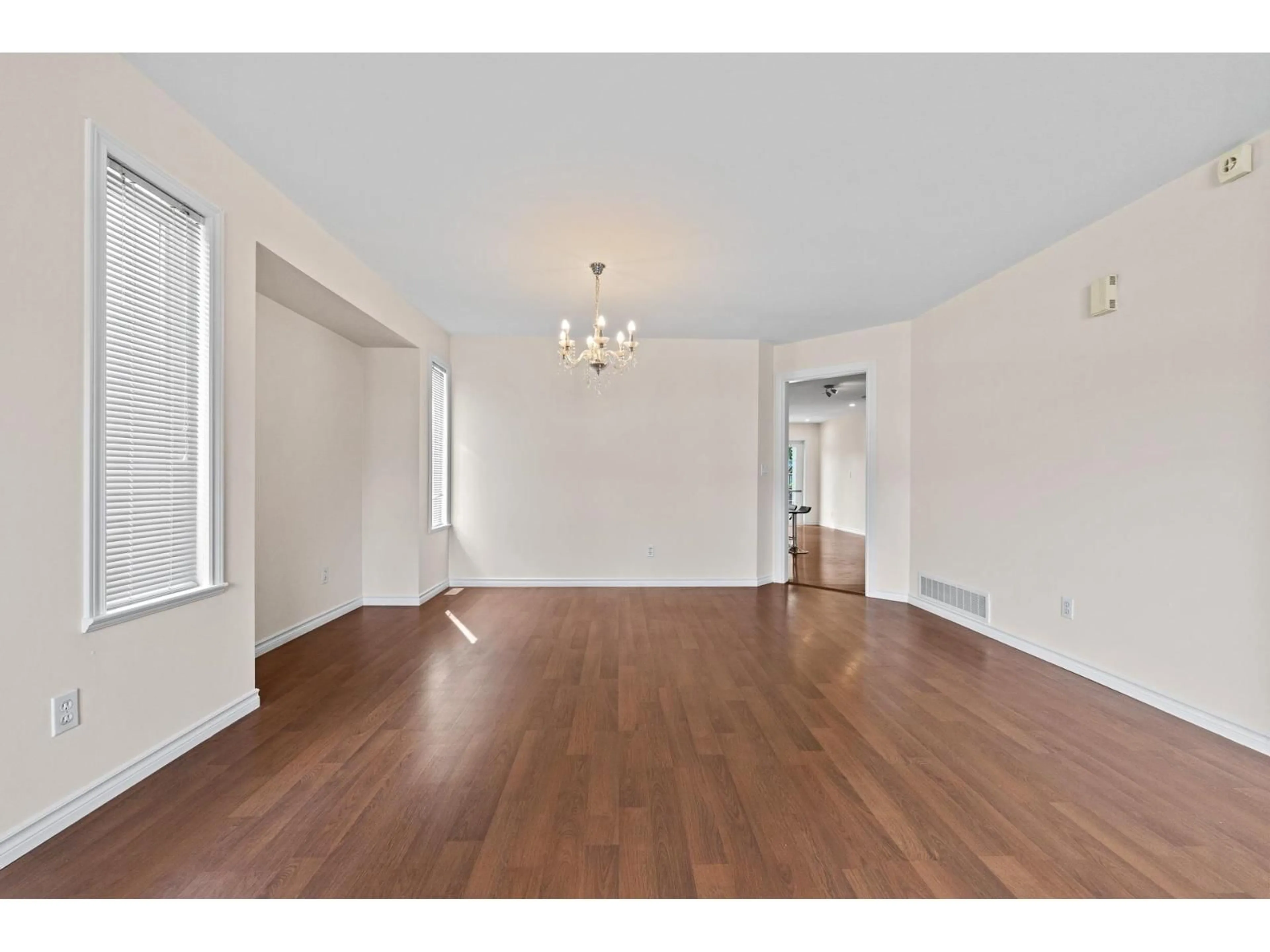 A pic of a room for 15488 108A AVENUE, Surrey British Columbia V3R6J1