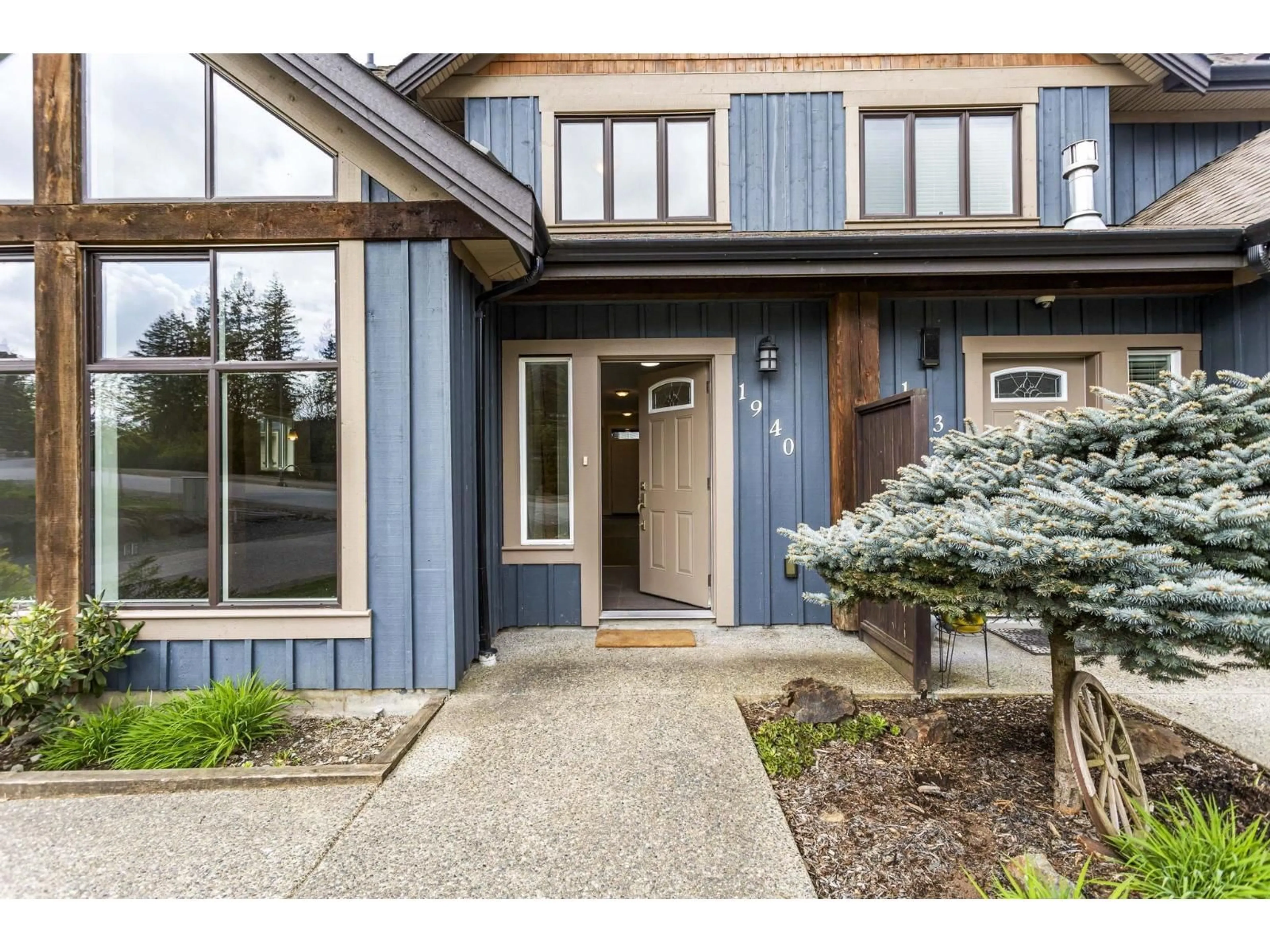 Indoor entryway for 1940 WOODSIDE BOULEVARD, Agassiz British Columbia V0M1A1