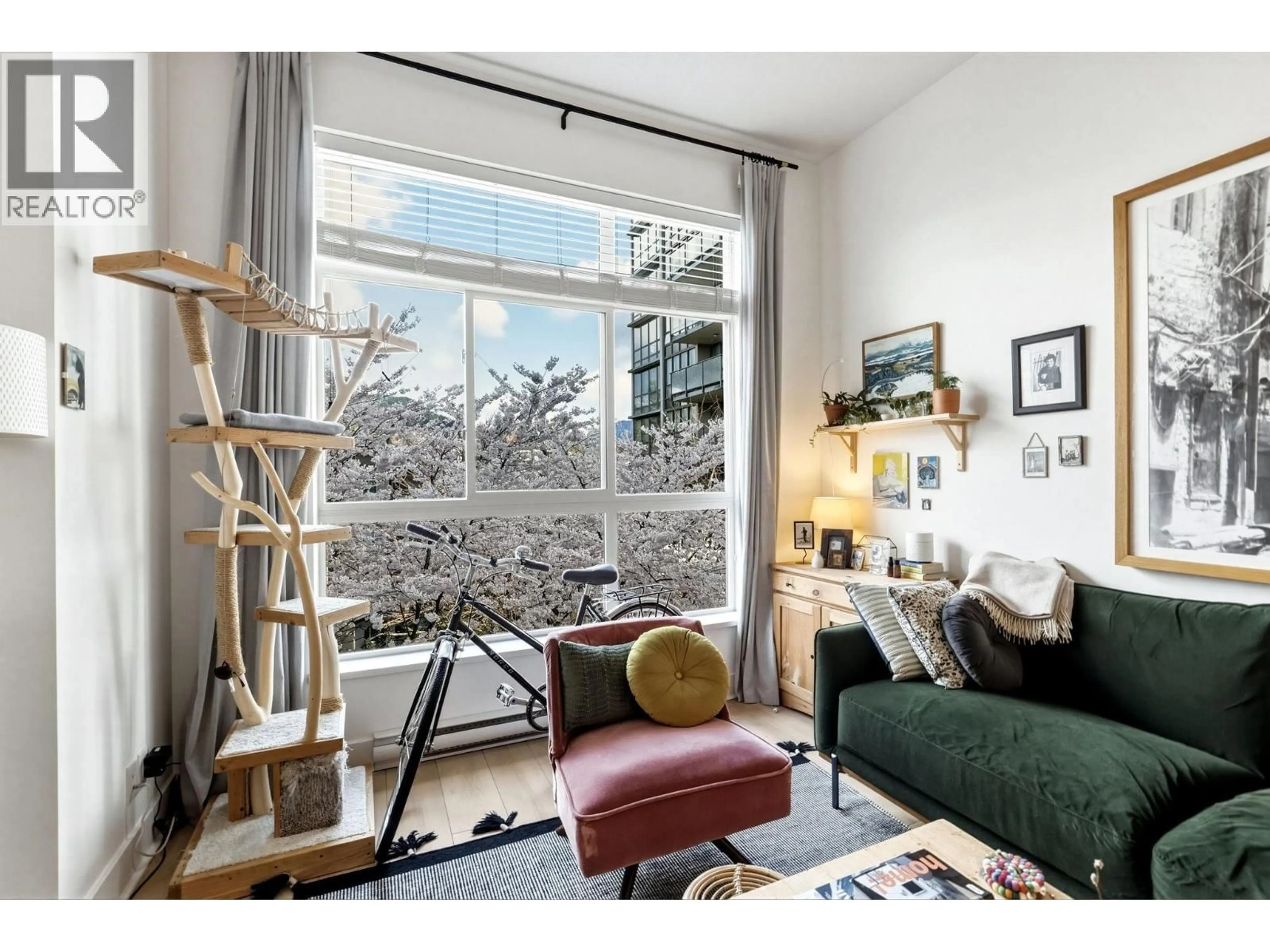 Living room with furniture, unknown for 403 - 2957 GLEN DRIVE, Coquitlam British Columbia V3B0B5