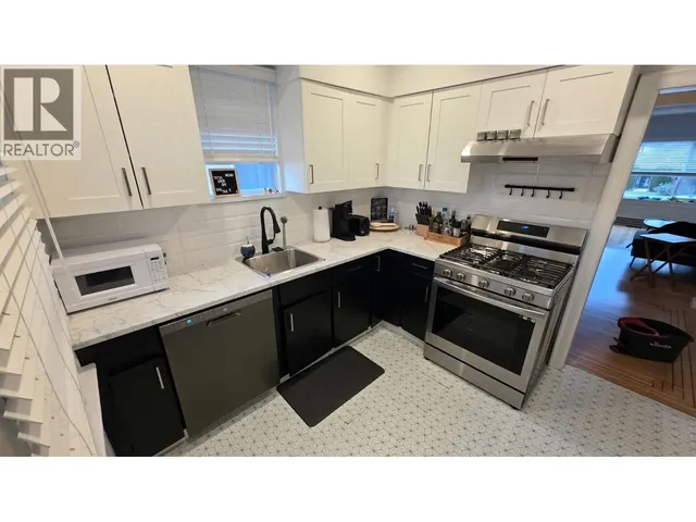 2622 CHARLES STREET, Vancouver 3