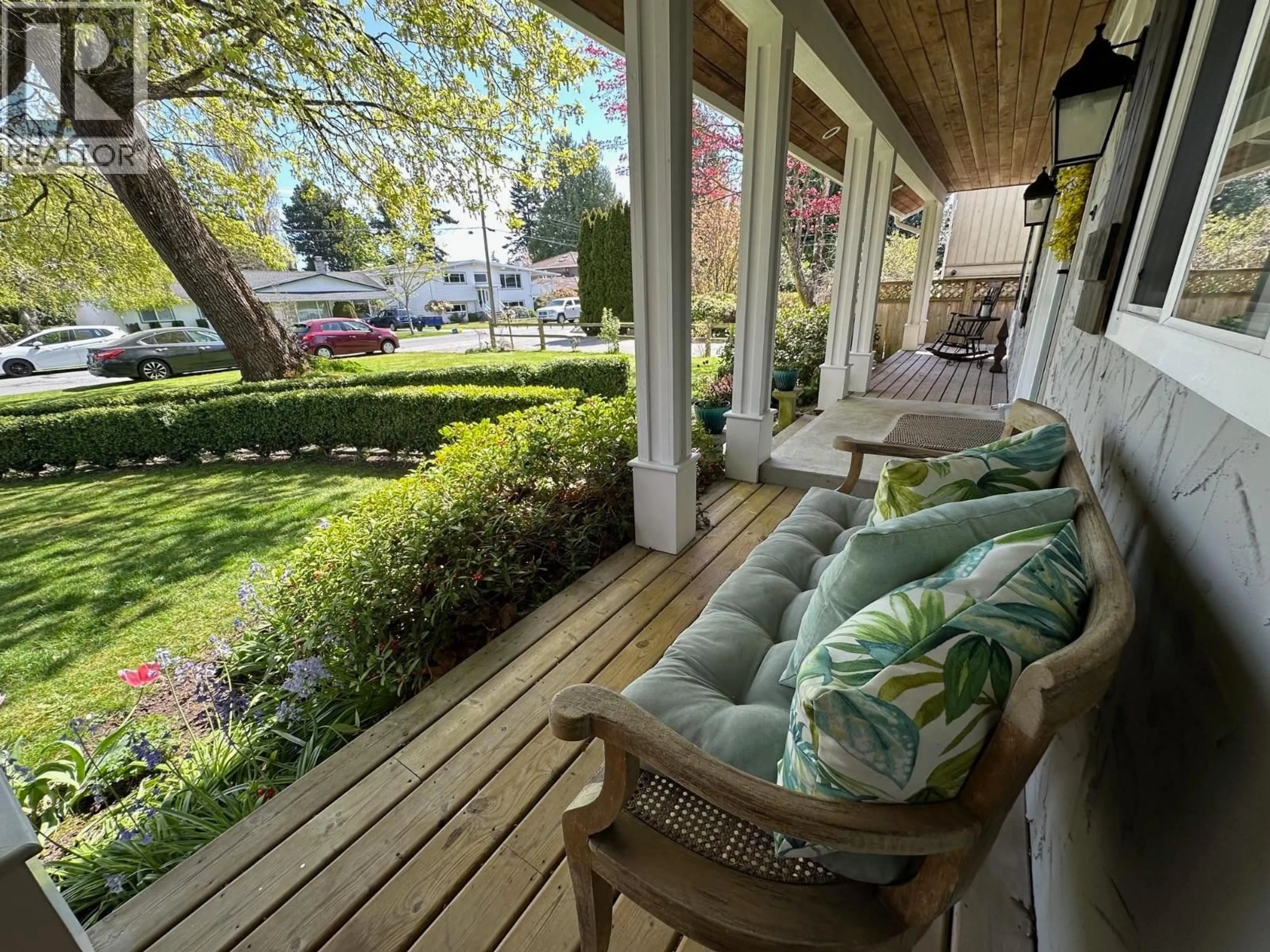 Patio, street for 1015 51A STREET, Delta British Columbia V4M2X9