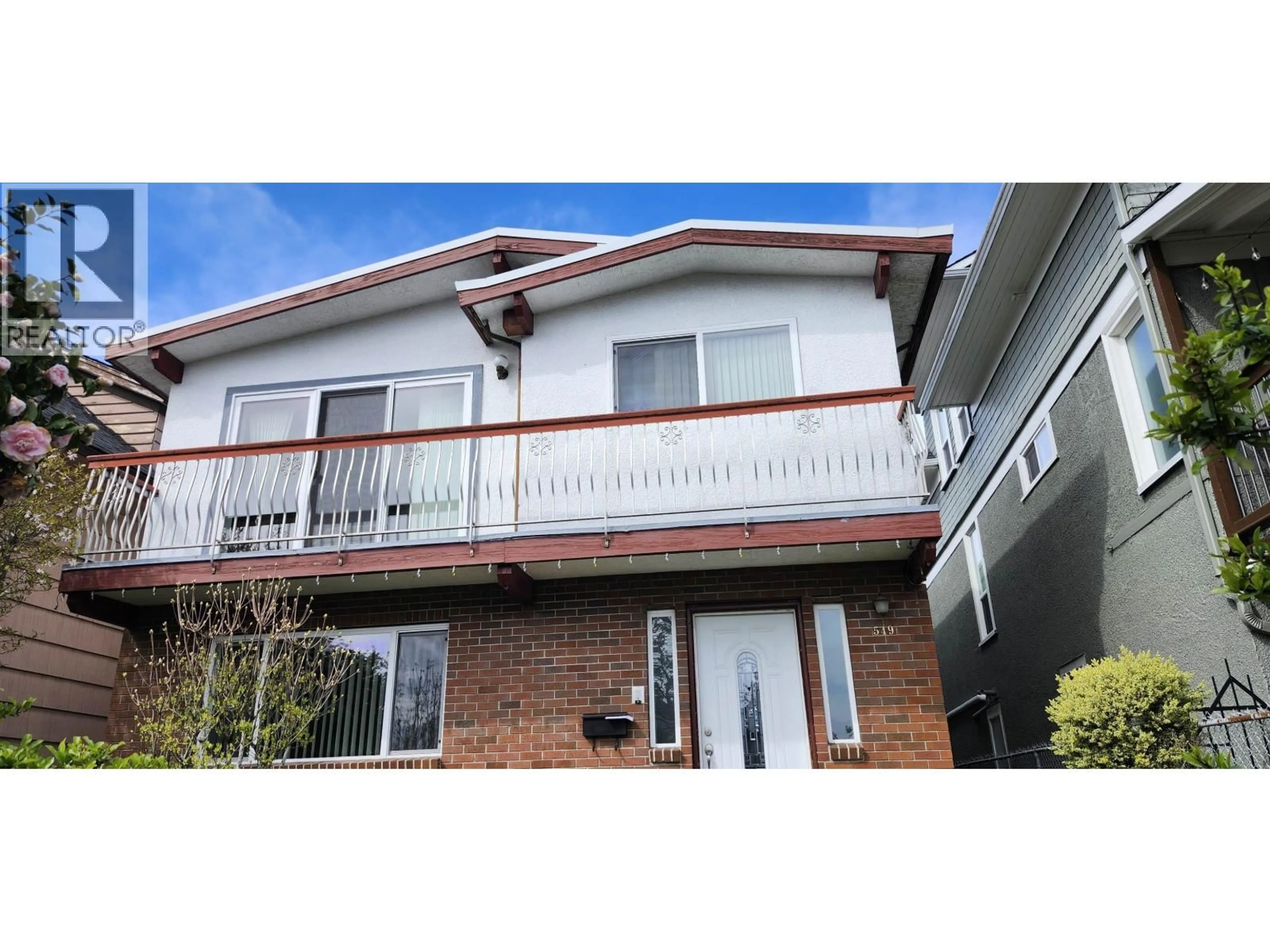 Home with vinyl exterior material, street for 549 56TH AVENUE, Vancouver British Columbia V5X1R6