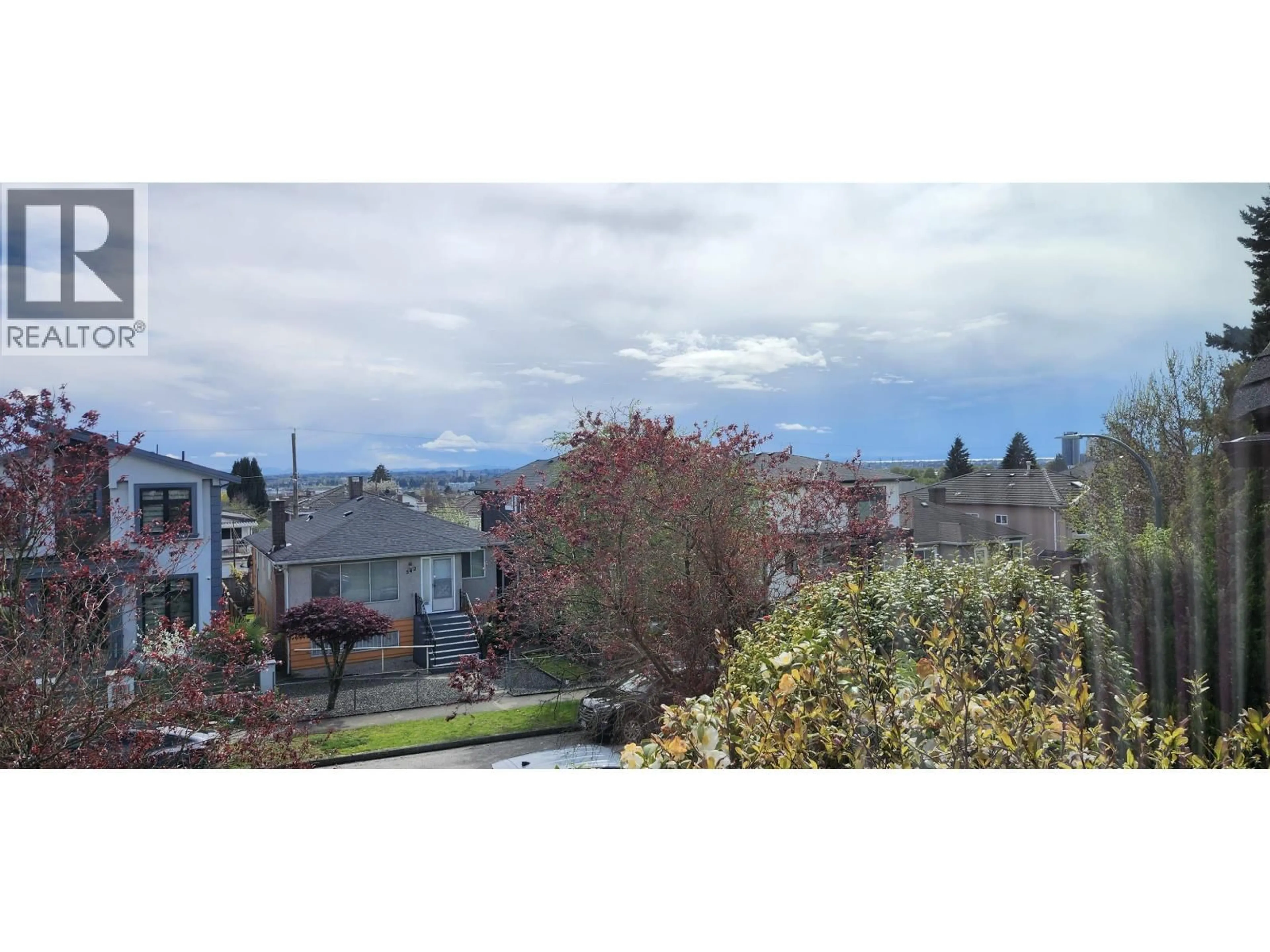 A pic from outside/outdoor area/front of a property/back of a property/a pic from drone, mountain view for 549 56TH AVENUE, Vancouver British Columbia V5X1R6