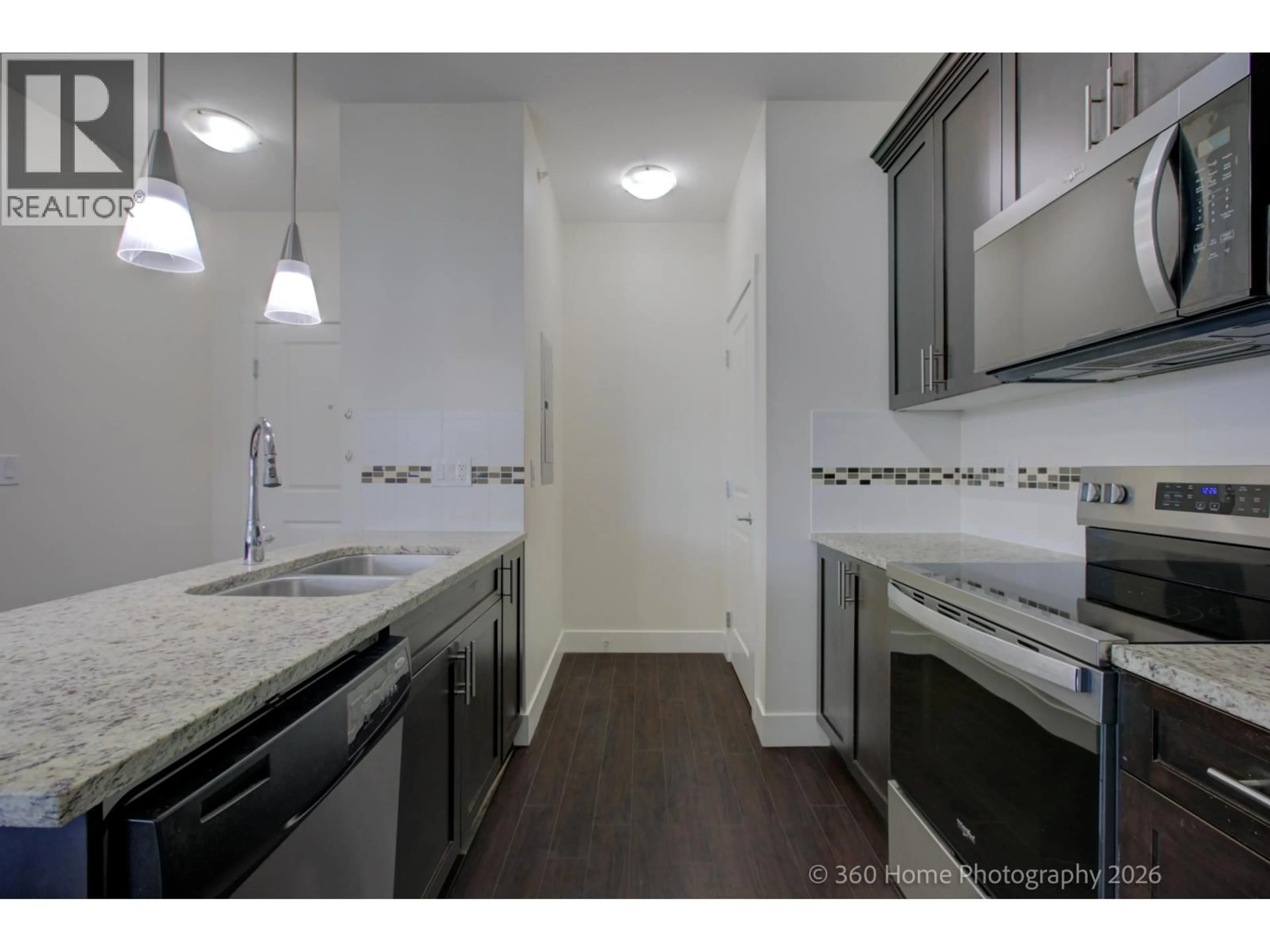Standard kitchen, ceramic/tile floor for 411 - 2330 SHAUGHNESSY STREET, Port Coquitlam British Columbia V3C0B5