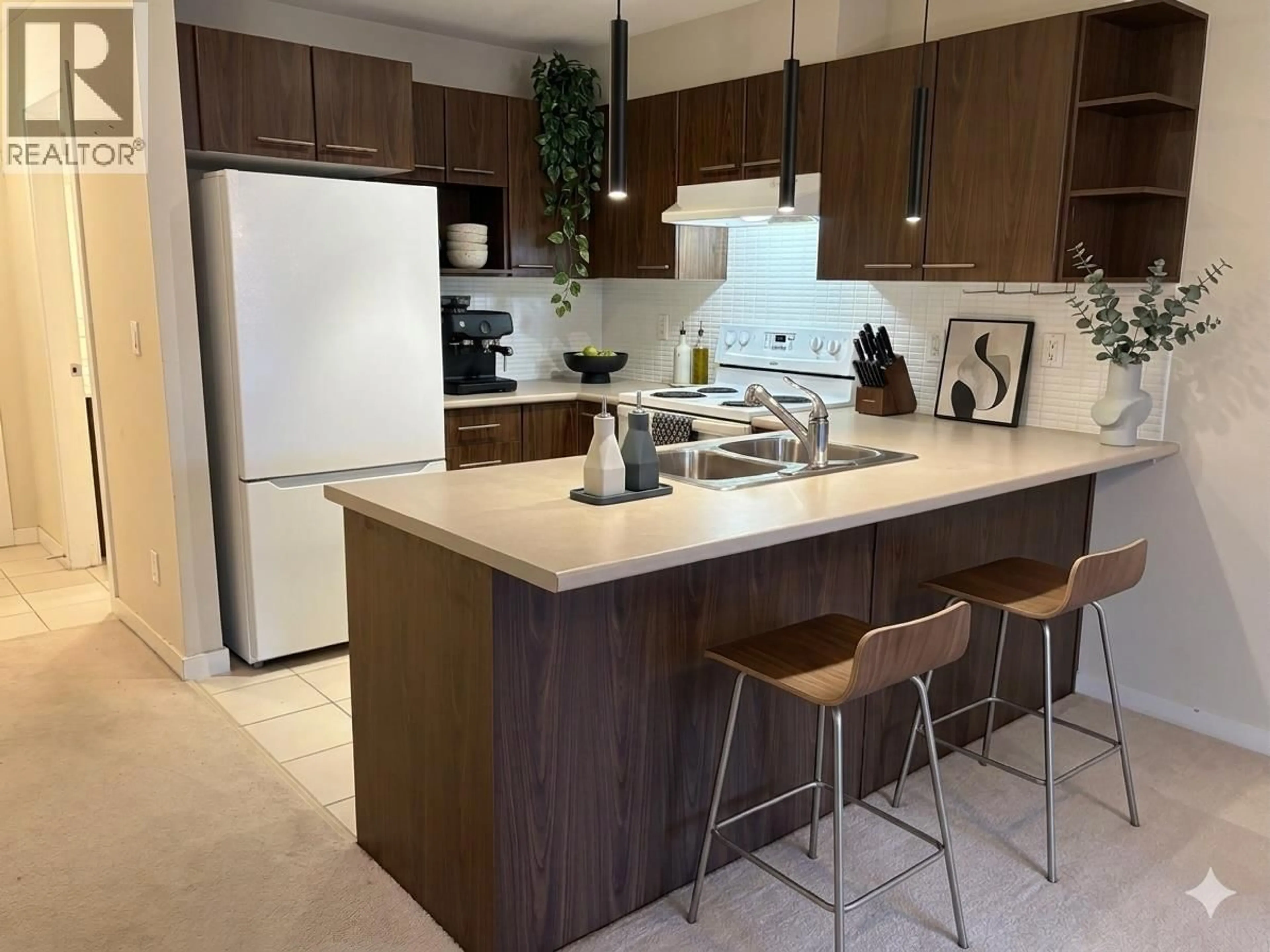 Open concept kitchen, unknown for 313 - 4833 BRENTWOOD DRIVE, Burnaby British Columbia V5C0C3