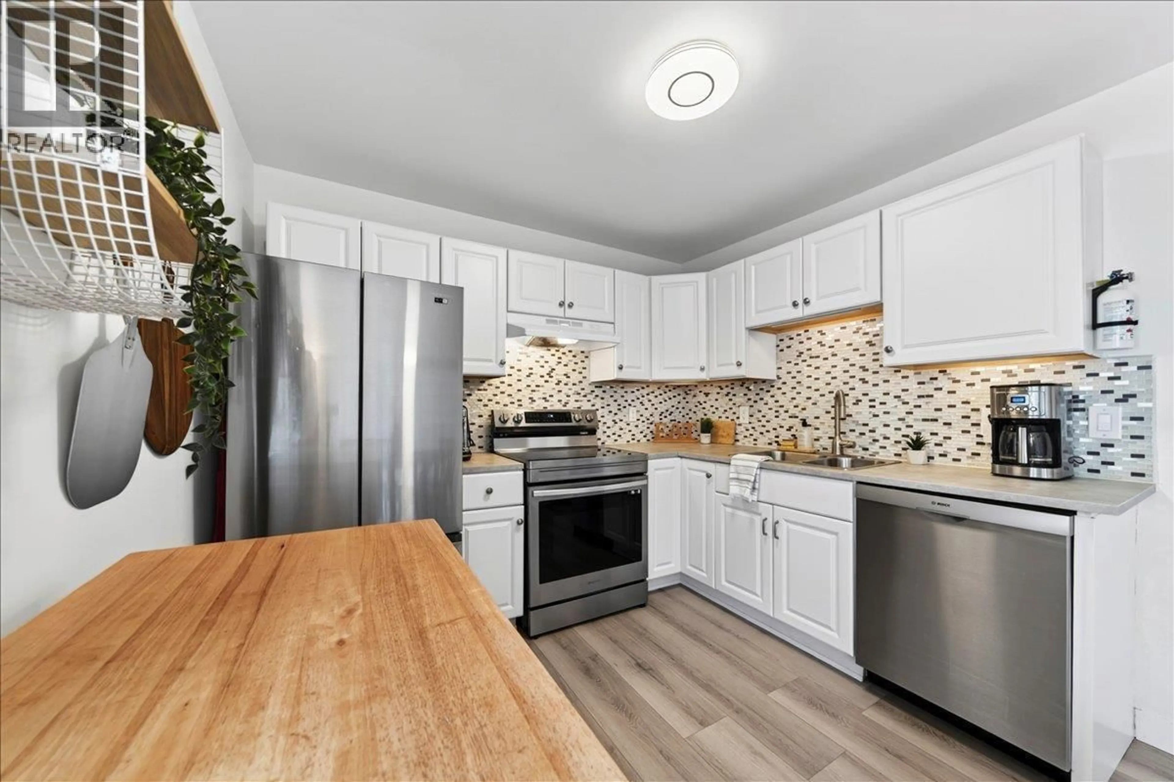 Open concept kitchen, unknown for 3348 GANYMEDE DRIVE, Burnaby British Columbia V3J1A4