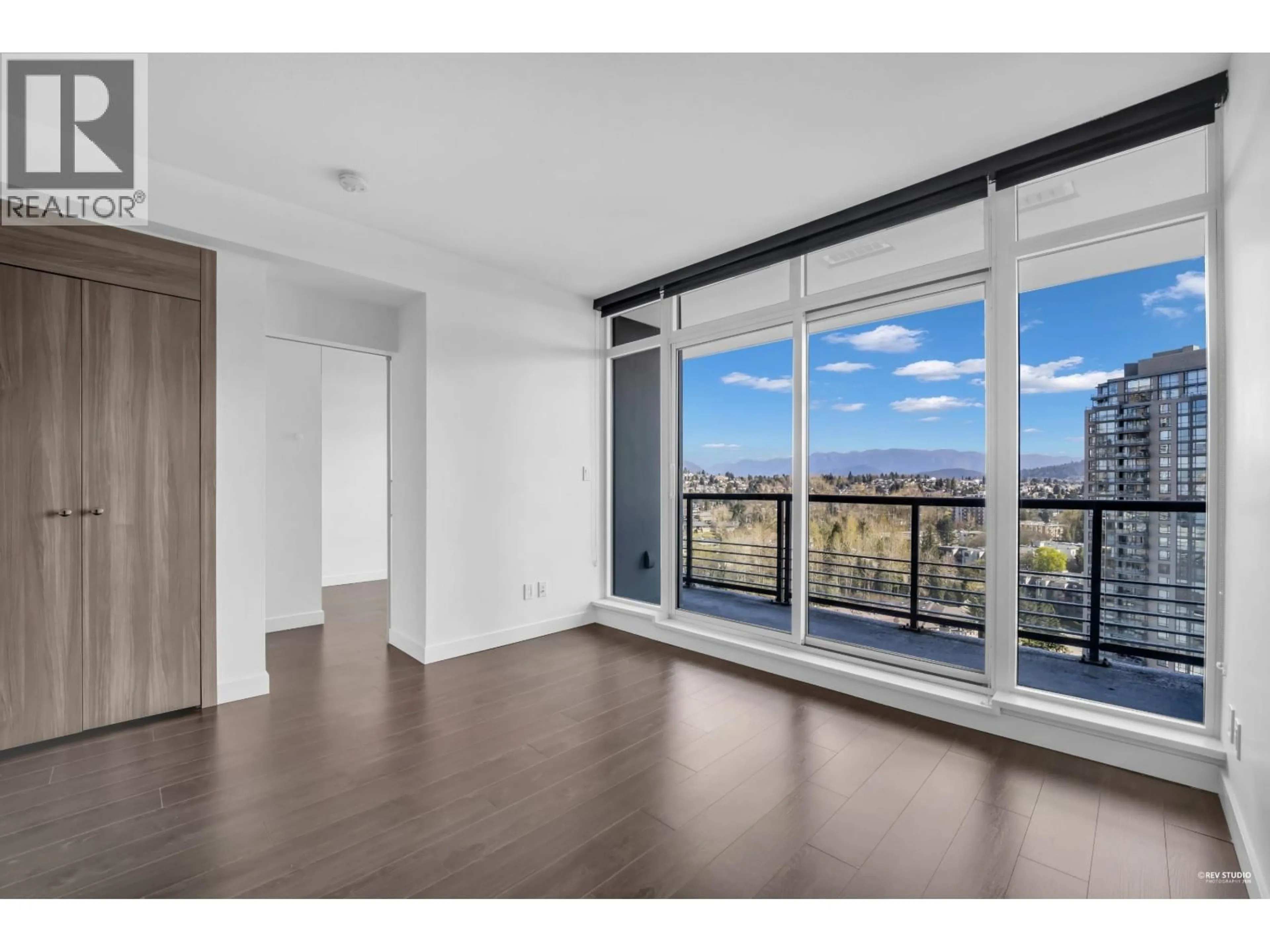 A pic of a room for 2009 - 4730 LOUGHEED HIGHWAY, Burnaby British Columbia V5C0M9