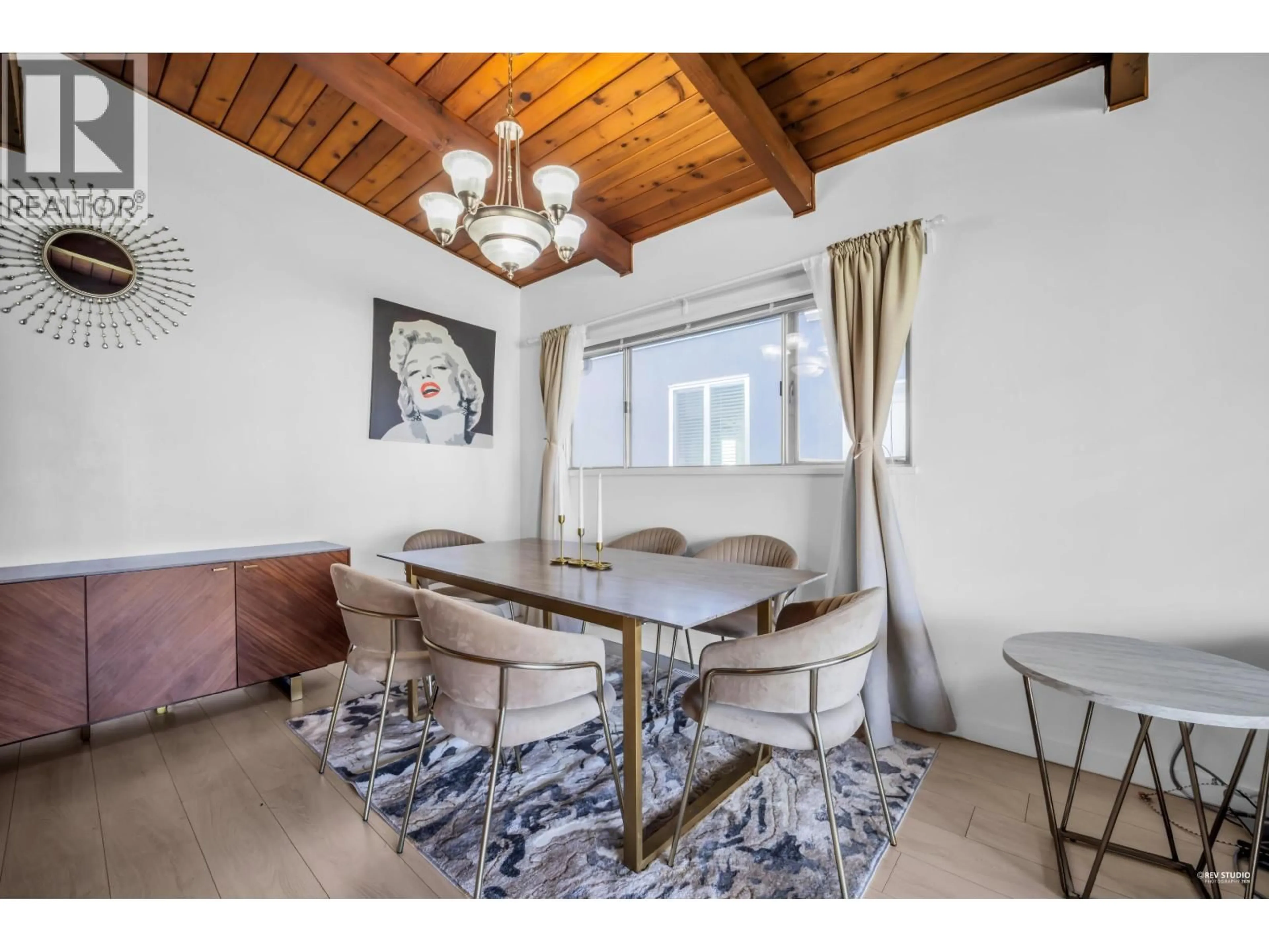 Dining room, wood/laminate floor for 7750 15TH AVENUE, Burnaby British Columbia V3N1W5