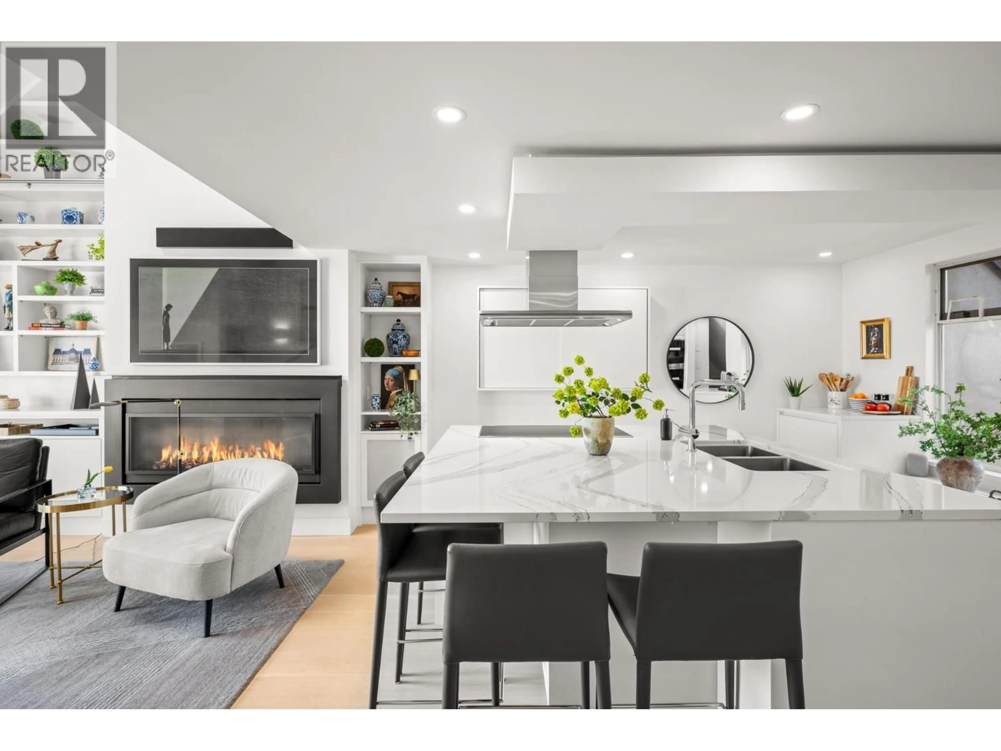 Open concept kitchen, ceramic/tile floor for 418 - 5 K DE K COURT, New Westminster British Columbia V3M6B6