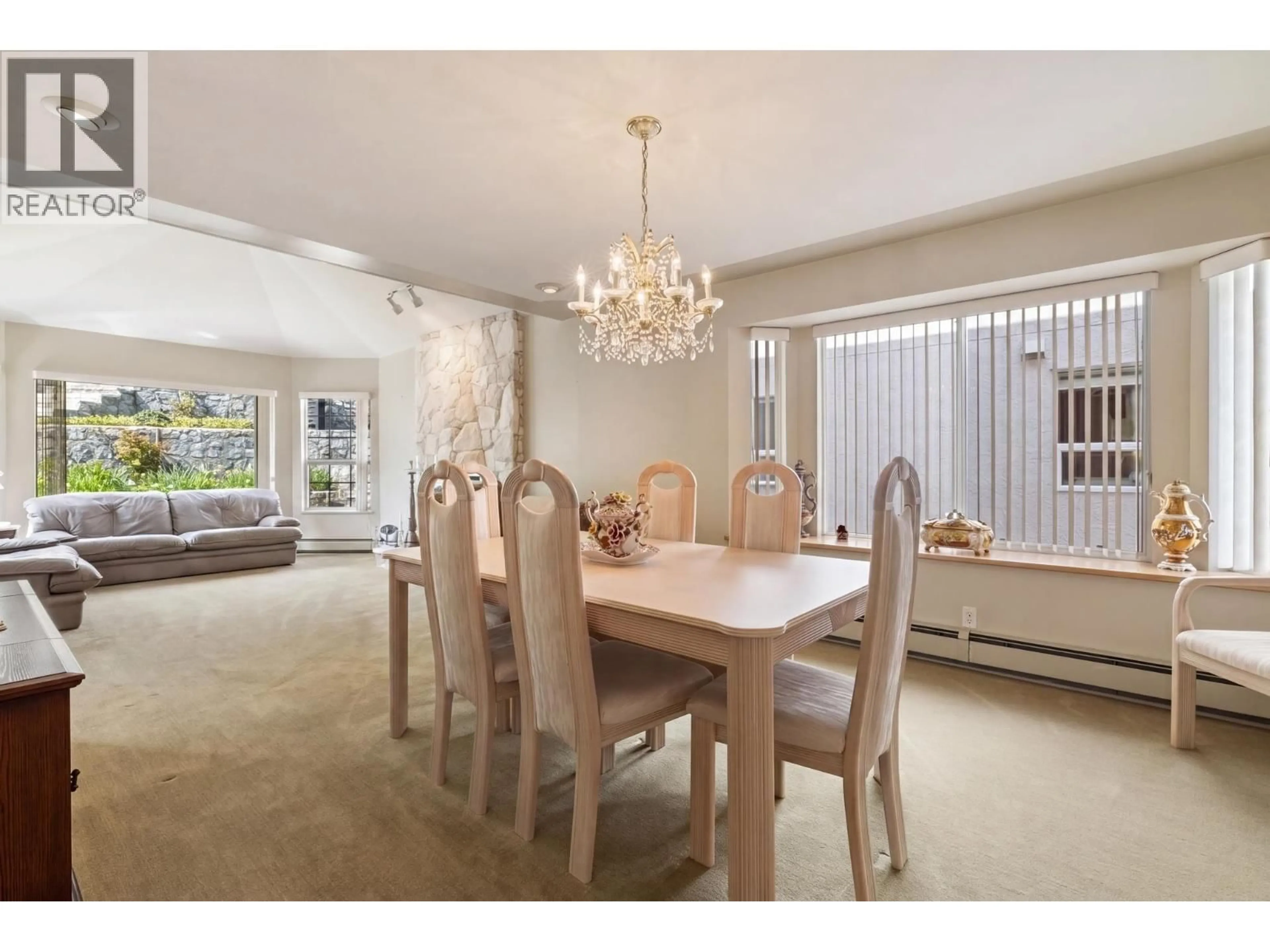 Dining room, unknown for 547 TEMPE CRESCENT, North Vancouver British Columbia V7N1E7