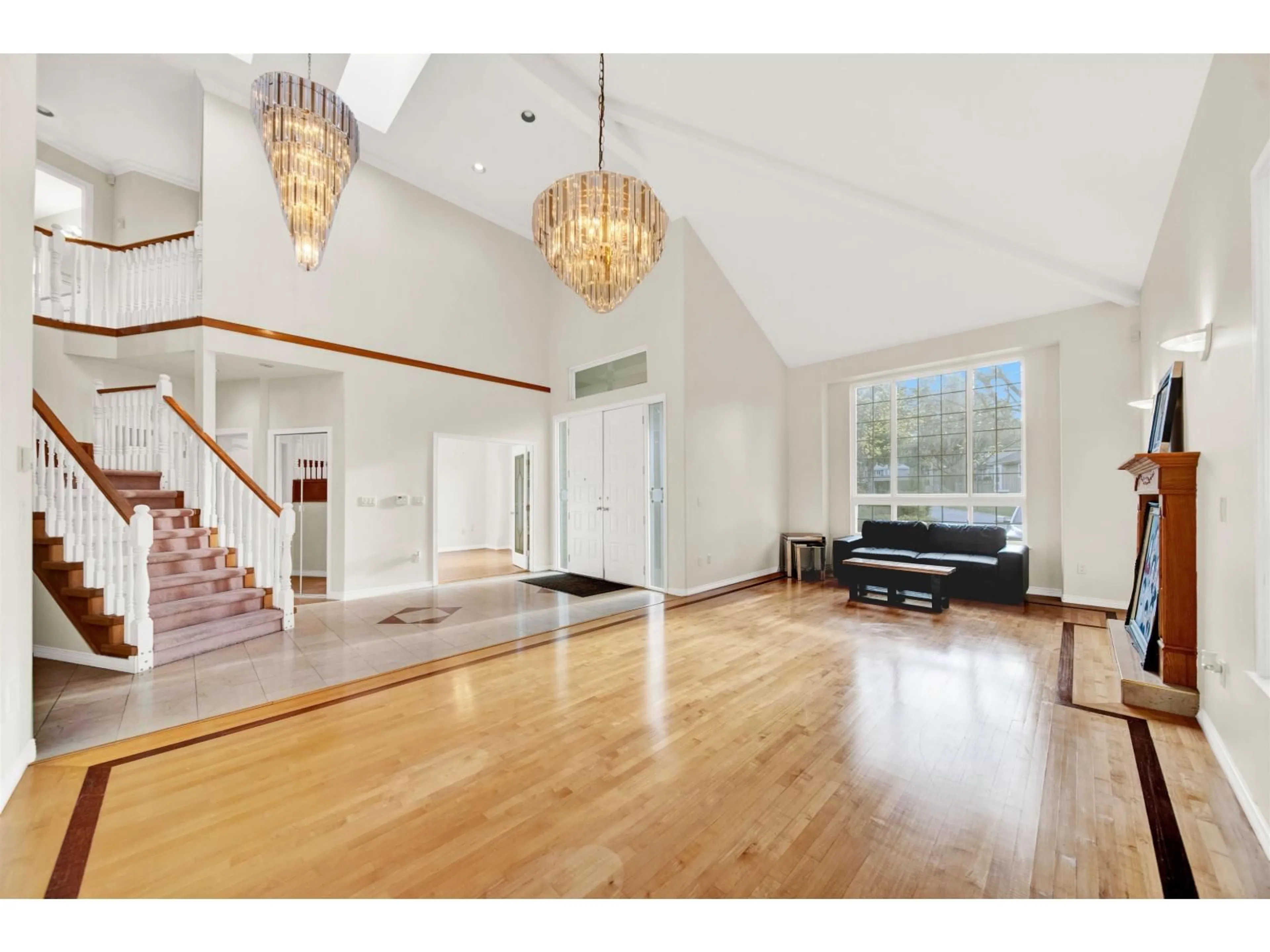 Indoor foyer for 6748 CHATEAU COURT, Delta British Columbia V4E3M7