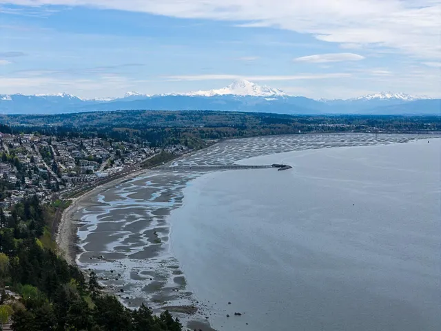 13721 MARINE DRIVE, White Rock 5