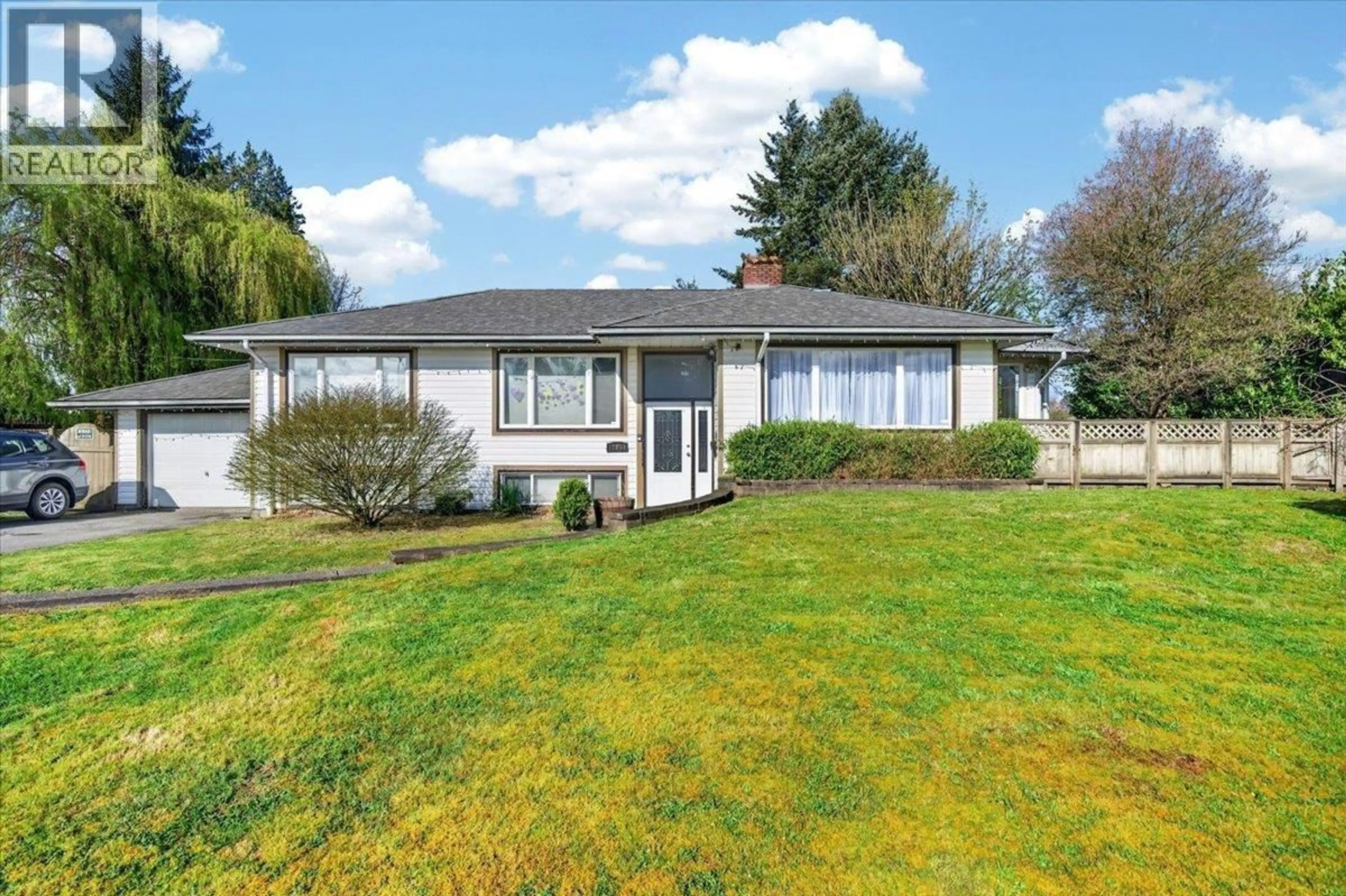 Home with vinyl exterior material, street for 11851 221 STREET, Maple Ridge British Columbia V2X5S4