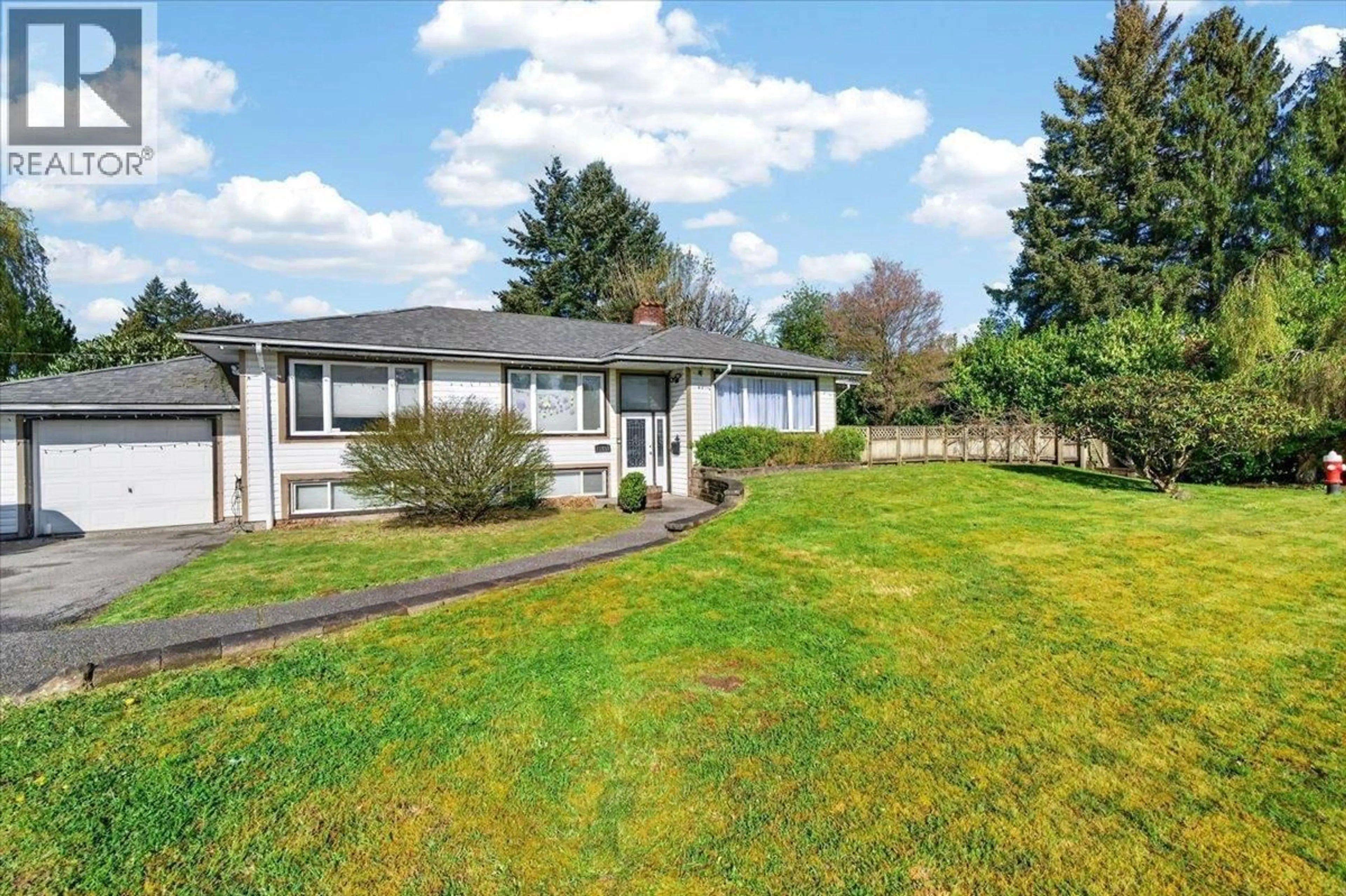 A pic from outside/outdoor area/front of a property/back of a property/a pic from drone, unknown for 11851 221 STREET, Maple Ridge British Columbia V2X5S4