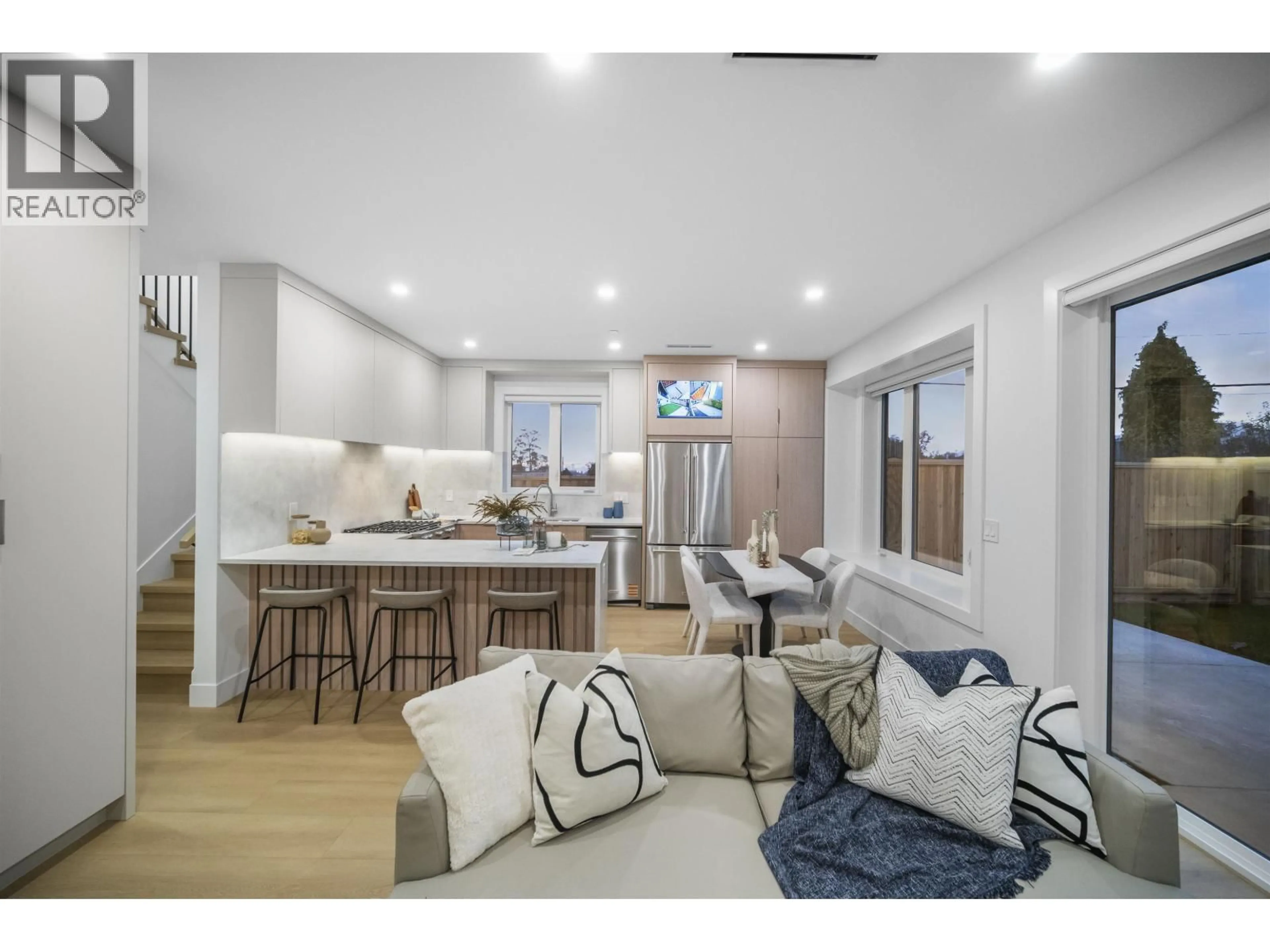 Open concept kitchen, unknown for 2 - 3623 TRIUMPH STREET, Vancouver British Columbia V5K1V4