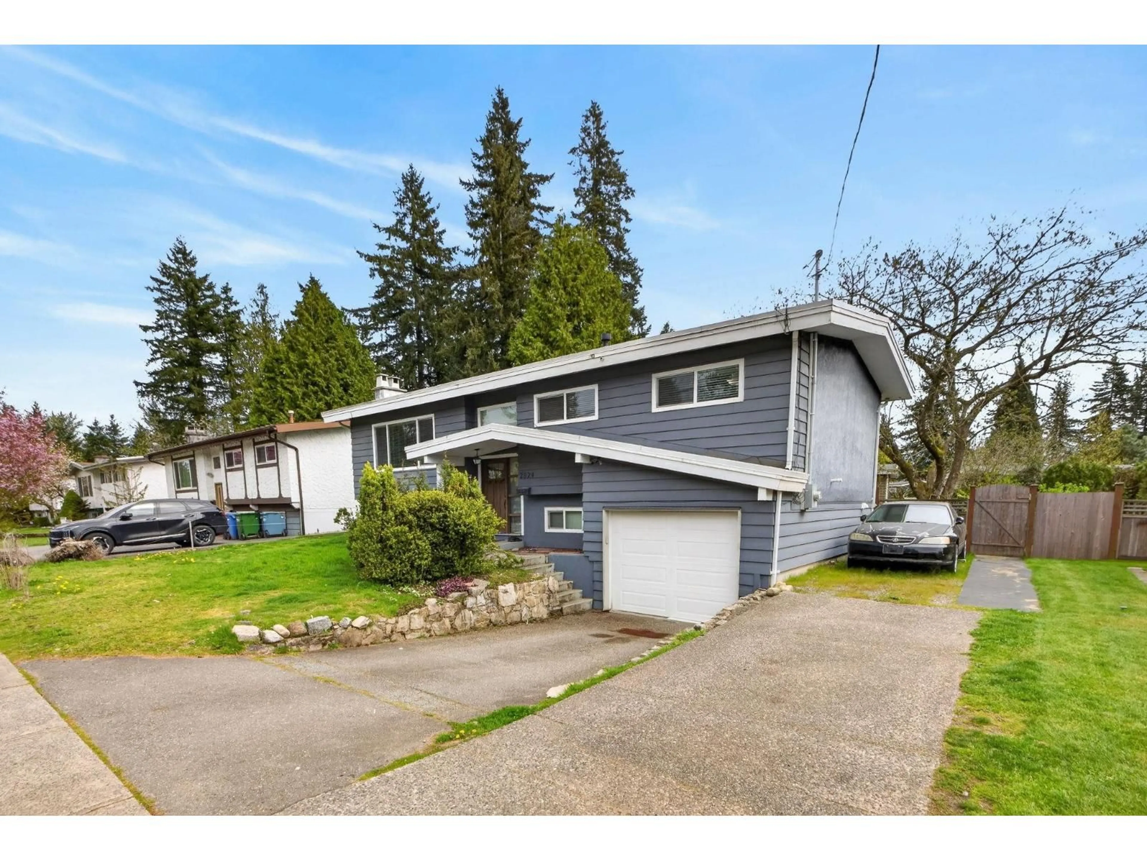 A pic from outside/outdoor area/front of a property/back of a property/a pic from drone, street for 2924 OLD CLAYBURN ROAD, Abbotsford British Columbia V2S4G7