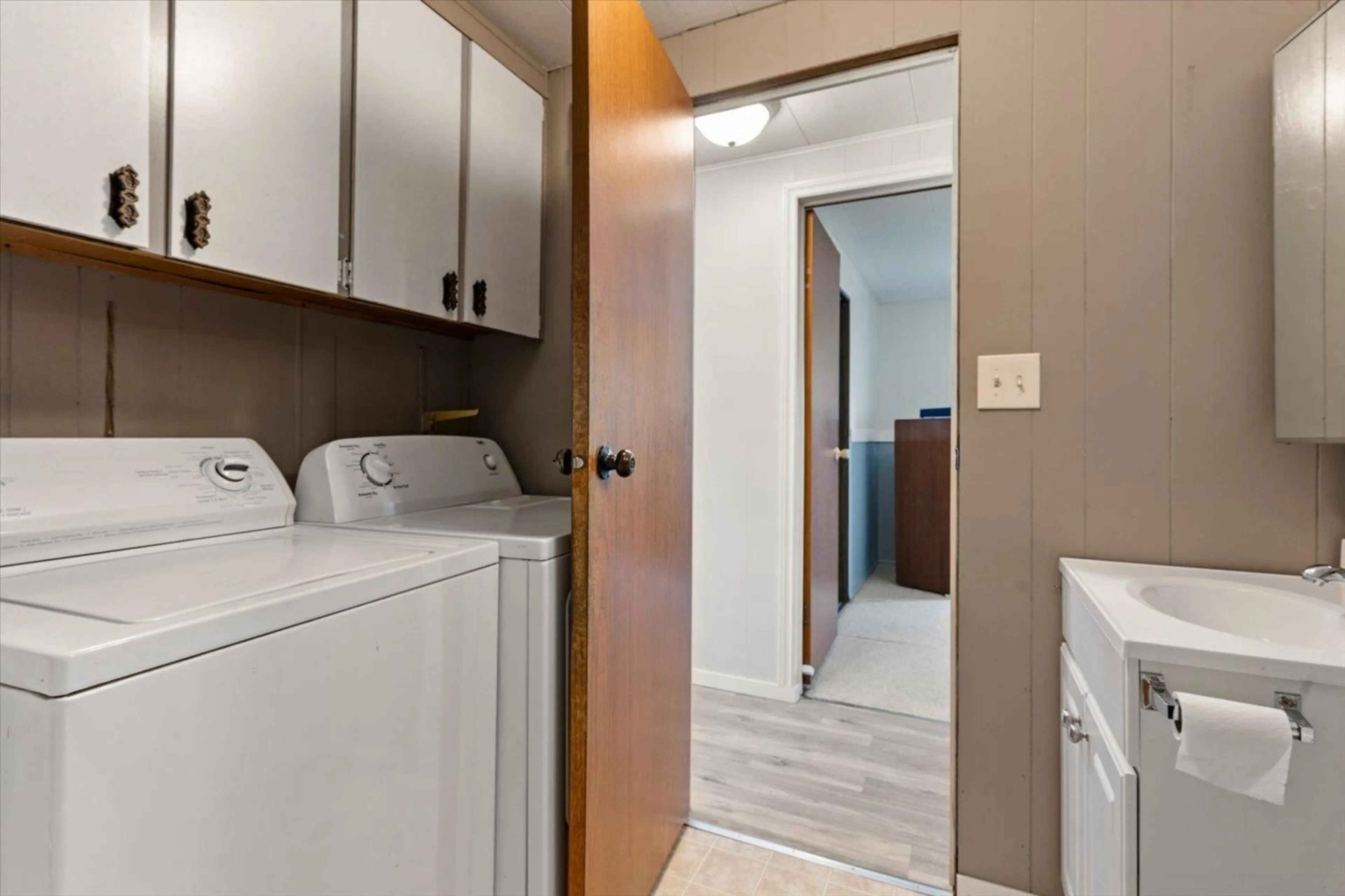 Home with vinyl exterior material, street for 73 - 45640 WATSON ROAD, Chilliwack British Columbia V2R3P8