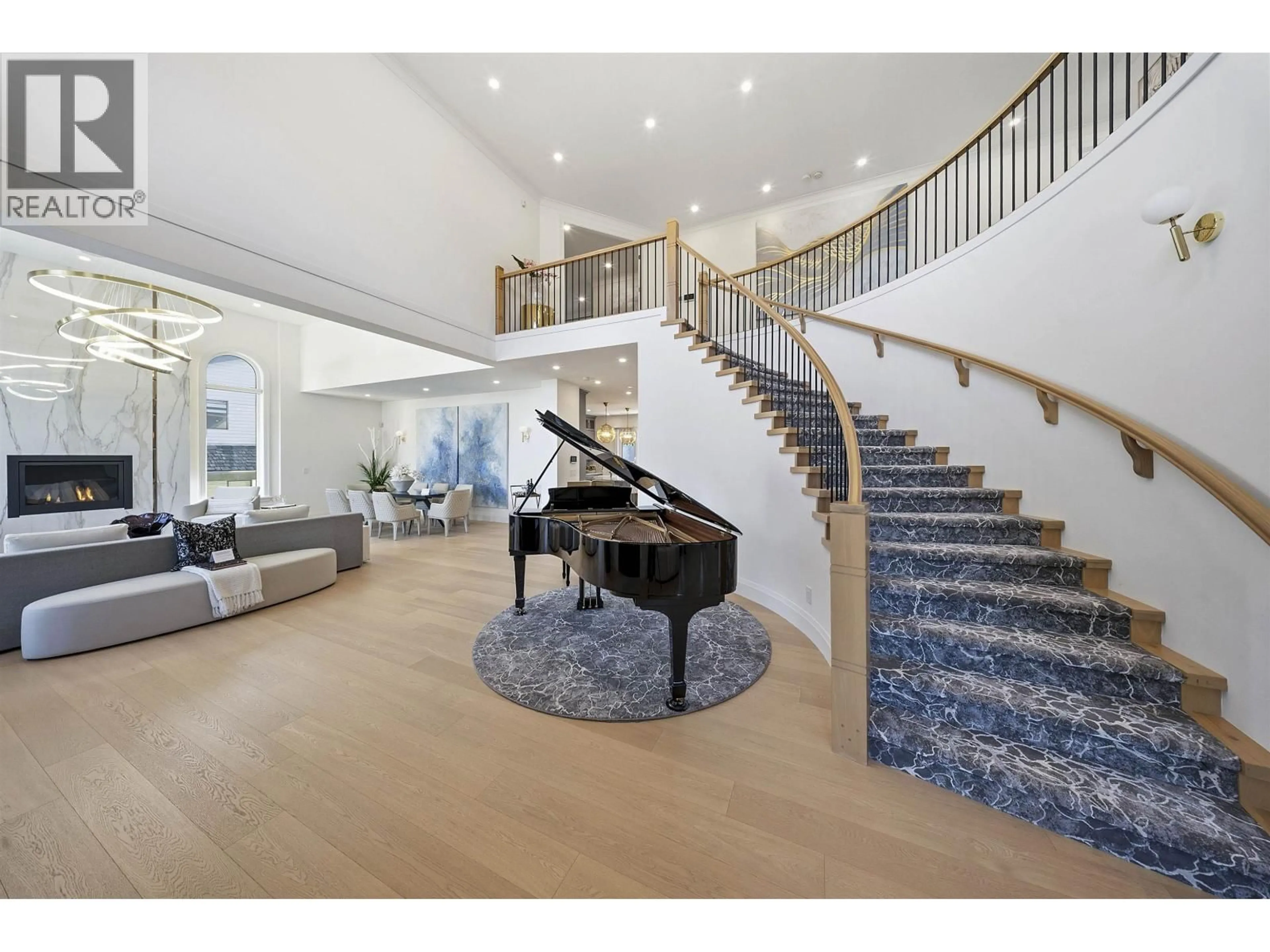 Indoor foyer for 7415 LAMBETH DRIVE, Burnaby British Columbia V5E4B4