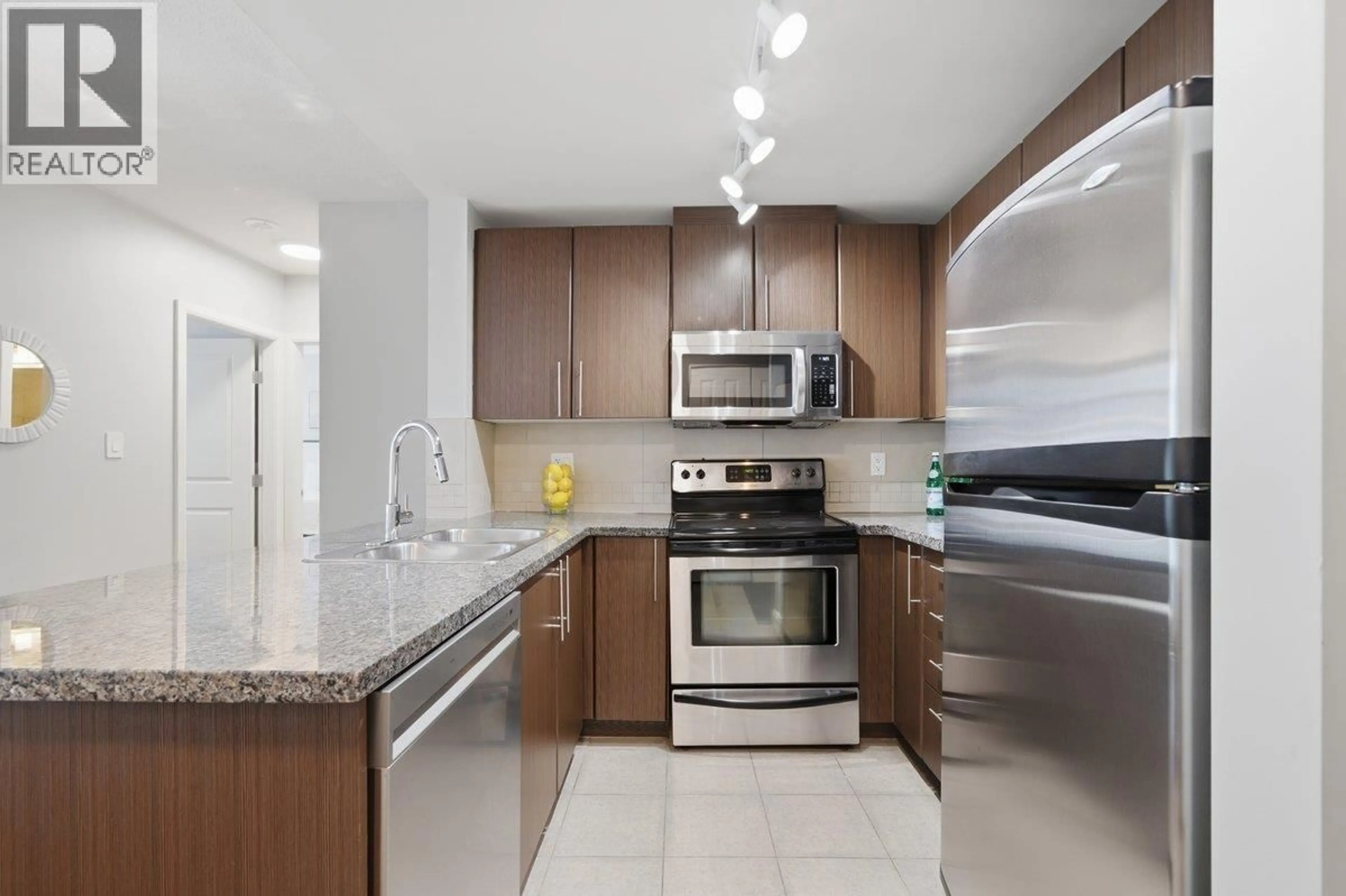 Standard kitchen, ceramic/tile floor for 1803 - 898 CARNARVON STREET, New Westminster British Columbia V3M0C3