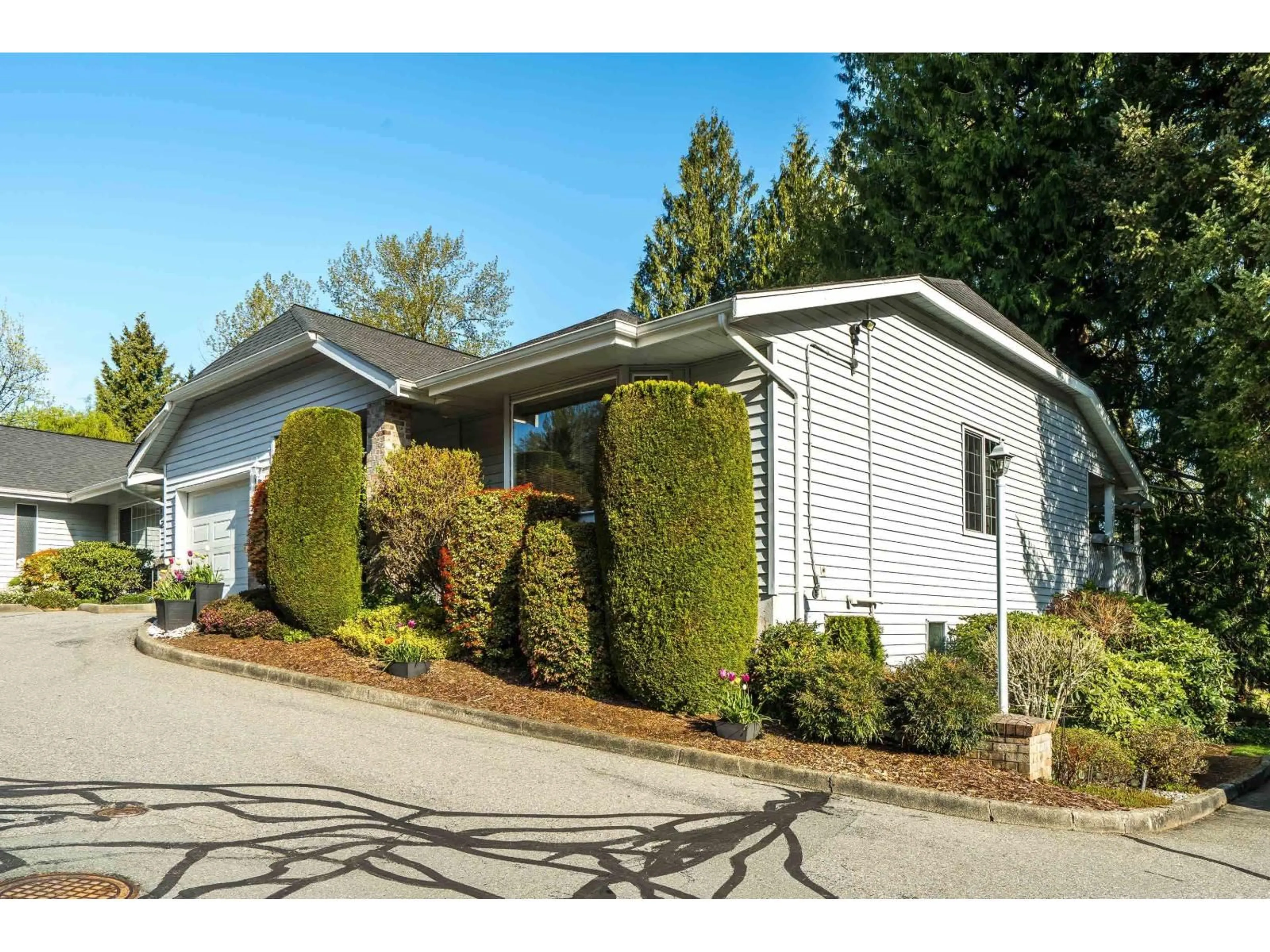 Home with vinyl exterior material, street for 25 - 33020 MACLURE ROAD, Abbotsford British Columbia V2S7J6