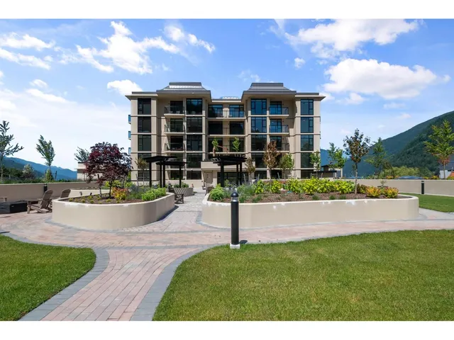 605 - 120 ESPLANADE AVENUE, Harrison Hot Springs 2