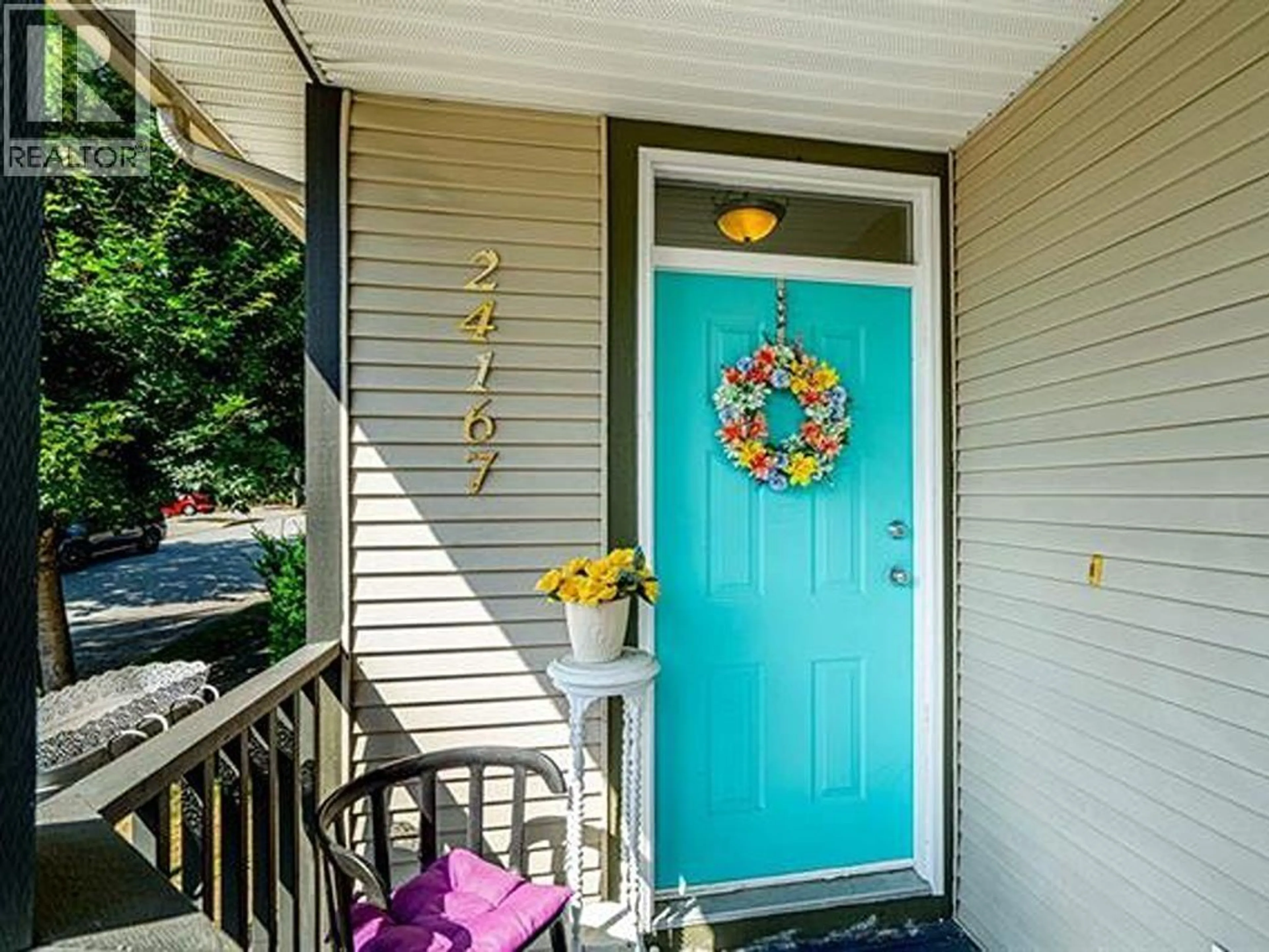 Indoor entryway for 24167 102B AVENUE, Maple Ridge British Columbia V2W2C5