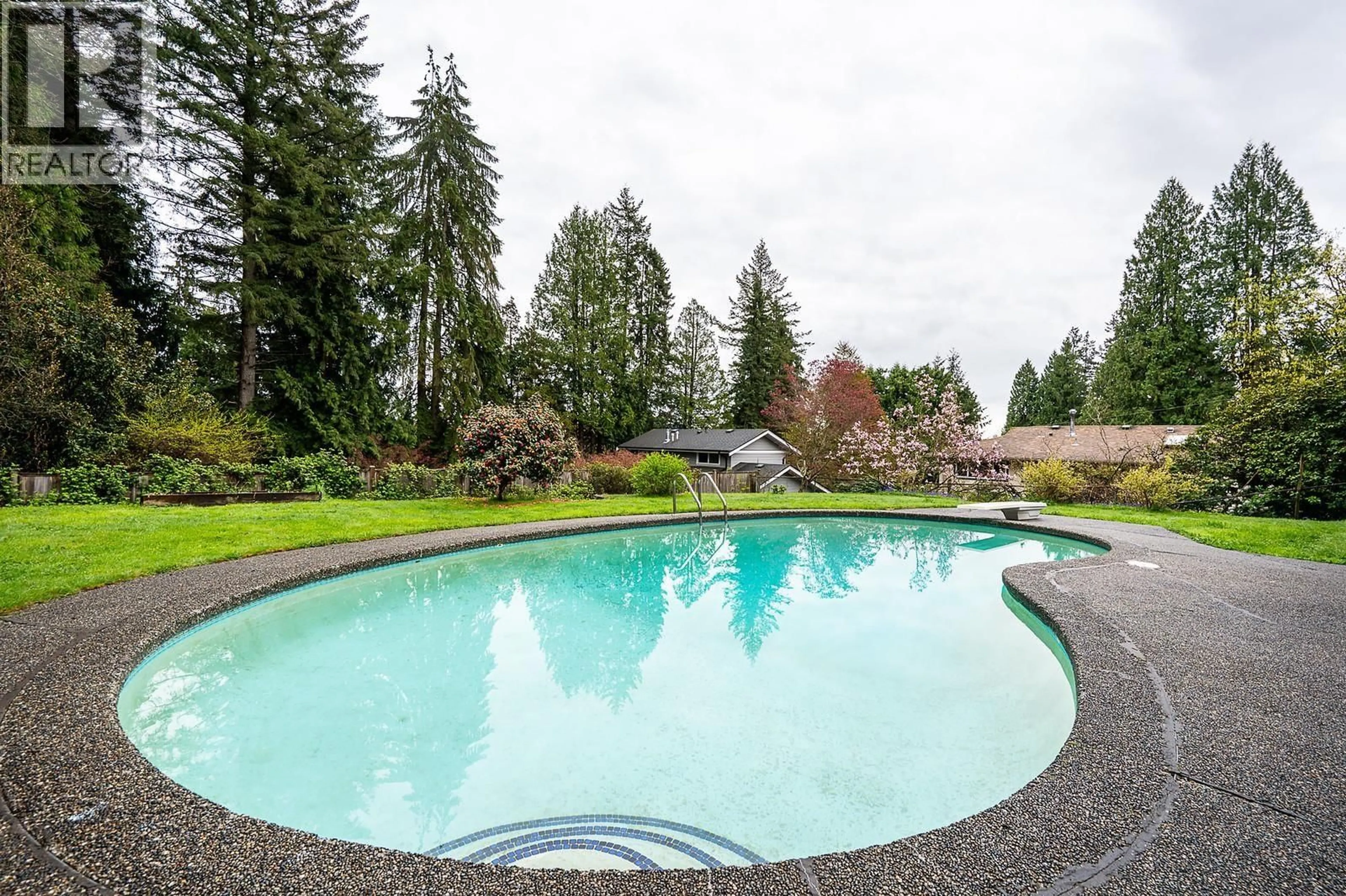 Pool for 1440 MOUNTAIN HIGHWAY, North Vancouver British Columbia V7J2M3