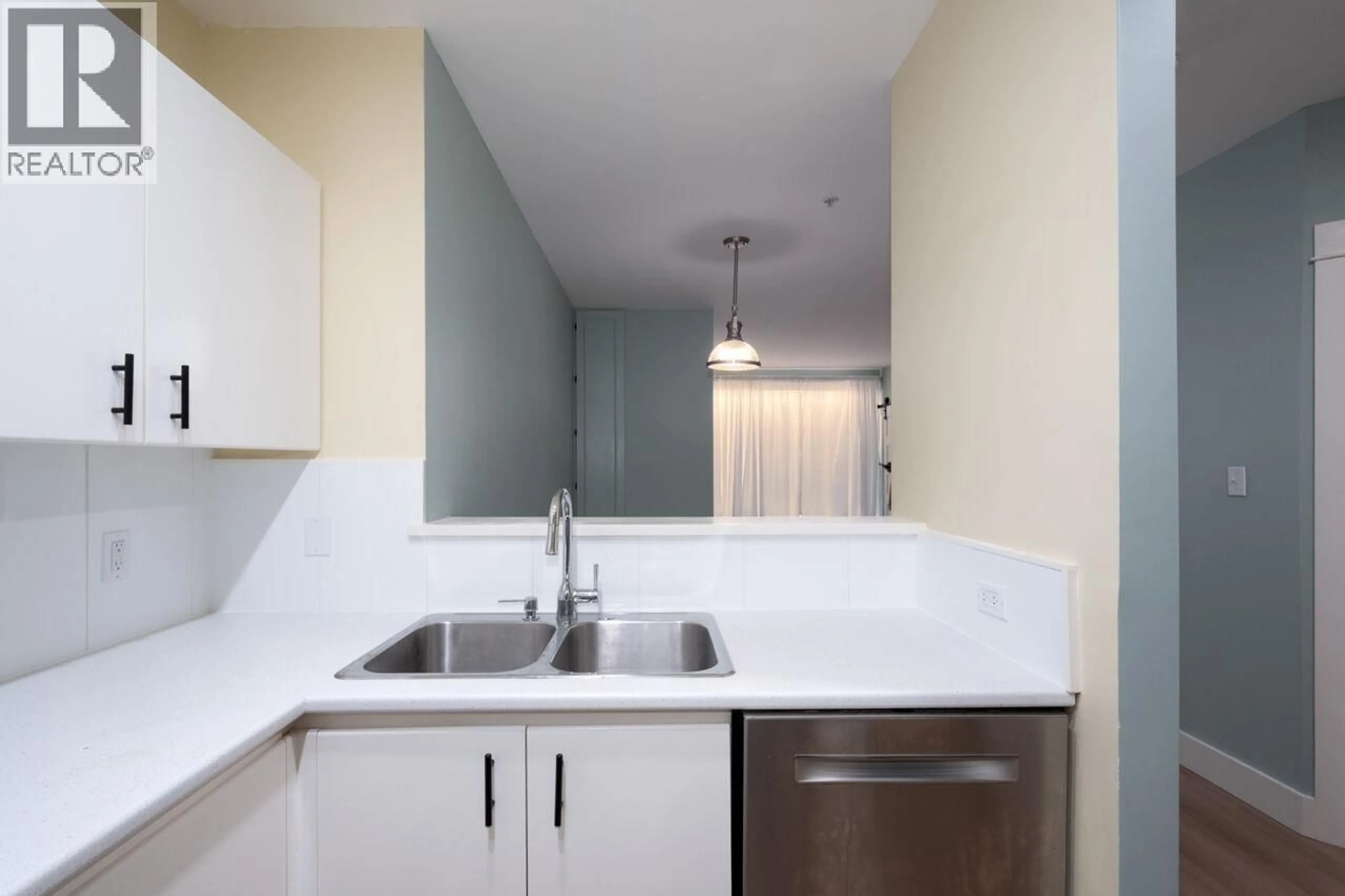 Standard kitchen, unknown for 310 - 1177 HORNBY STREET, Vancouver British Columbia V6Z2E9