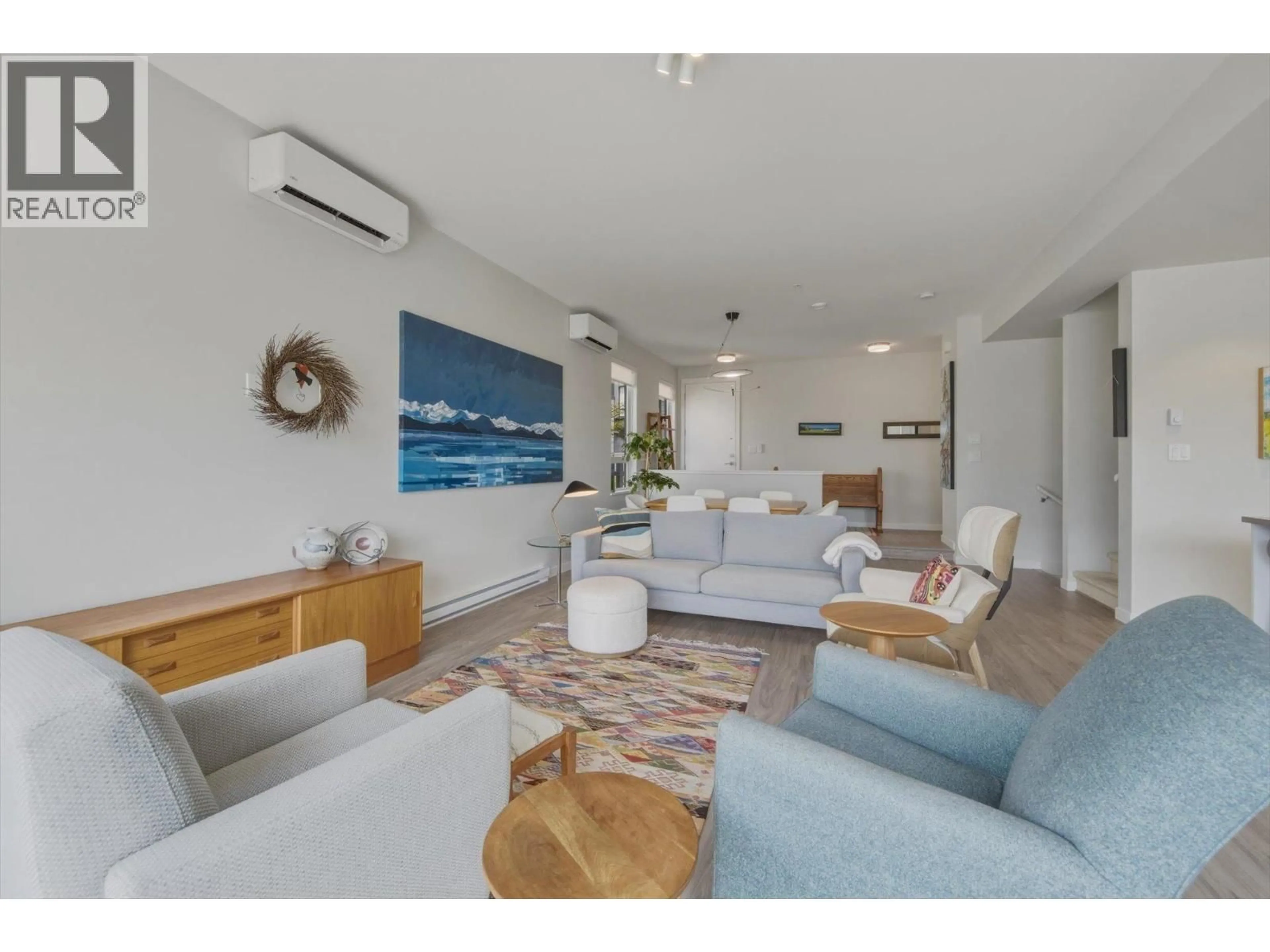 Living room with furniture, unknown for 41235 HIGHLINE PLACE, Squamish British Columbia V8B1C2