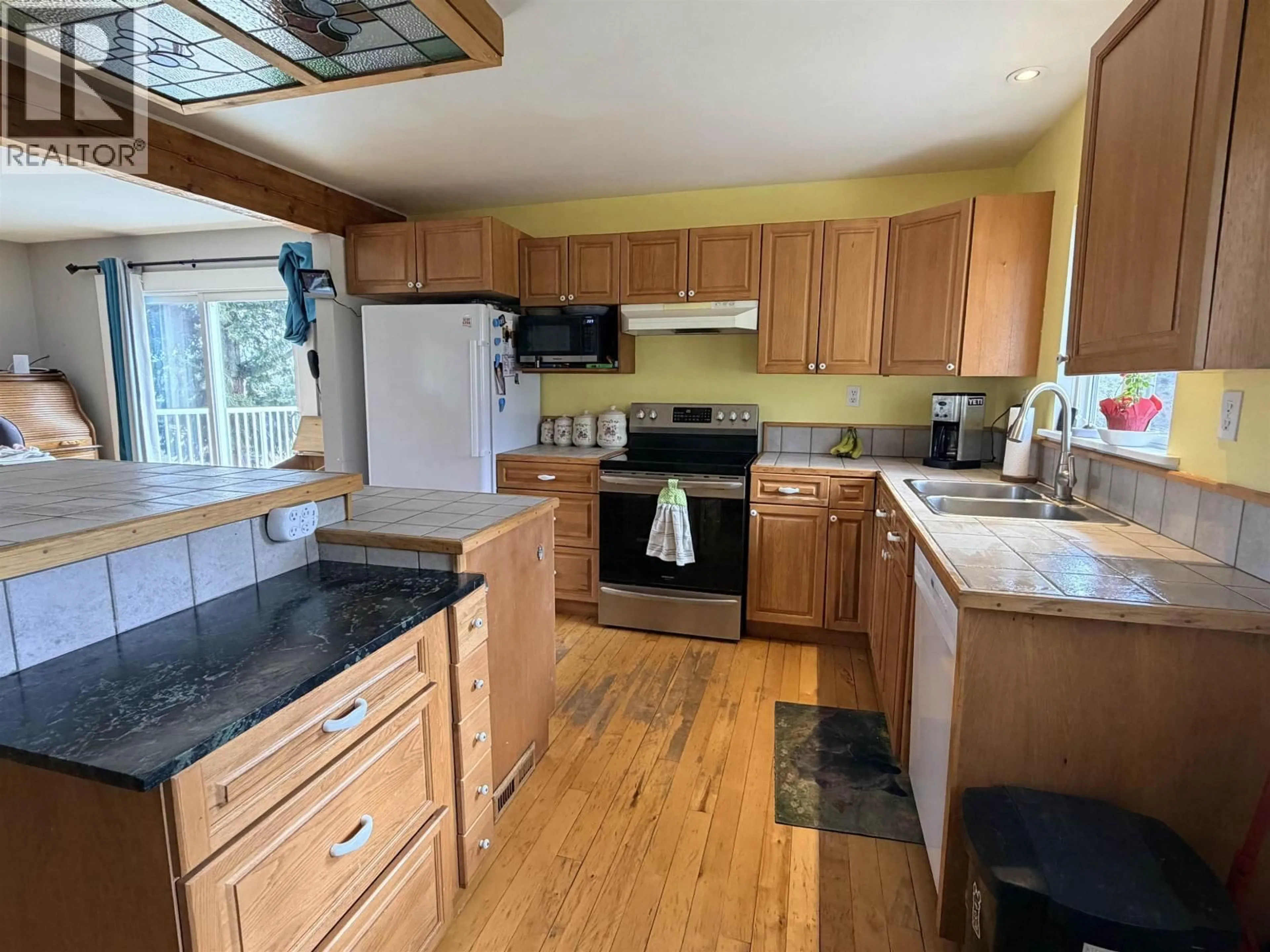 Standard kitchen, unknown for 4583 RIDGE ROAD, Williams Lake British Columbia V0L1G0