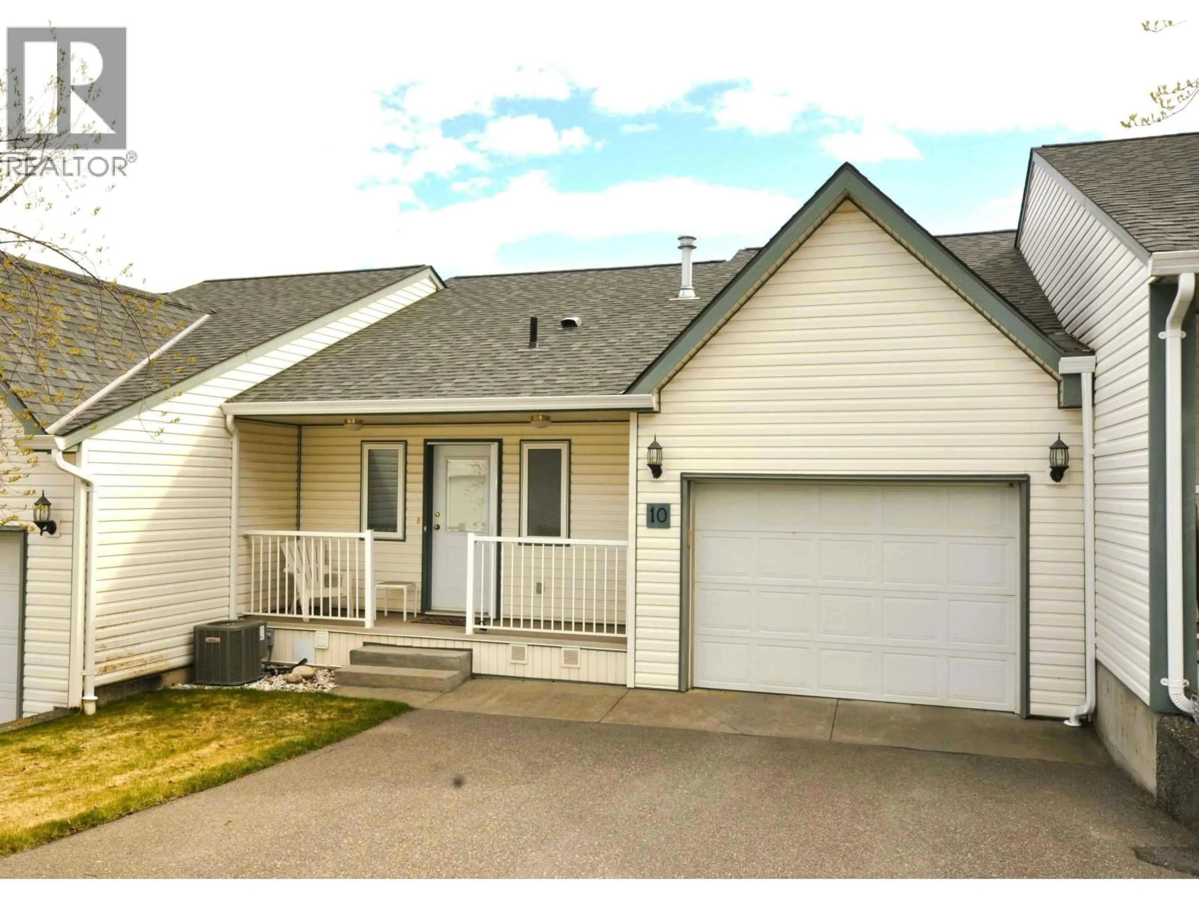 Home with vinyl exterior material, street for 10 - 11 EAGLE CRESCENT, Williams Lake British Columbia V2R4R6