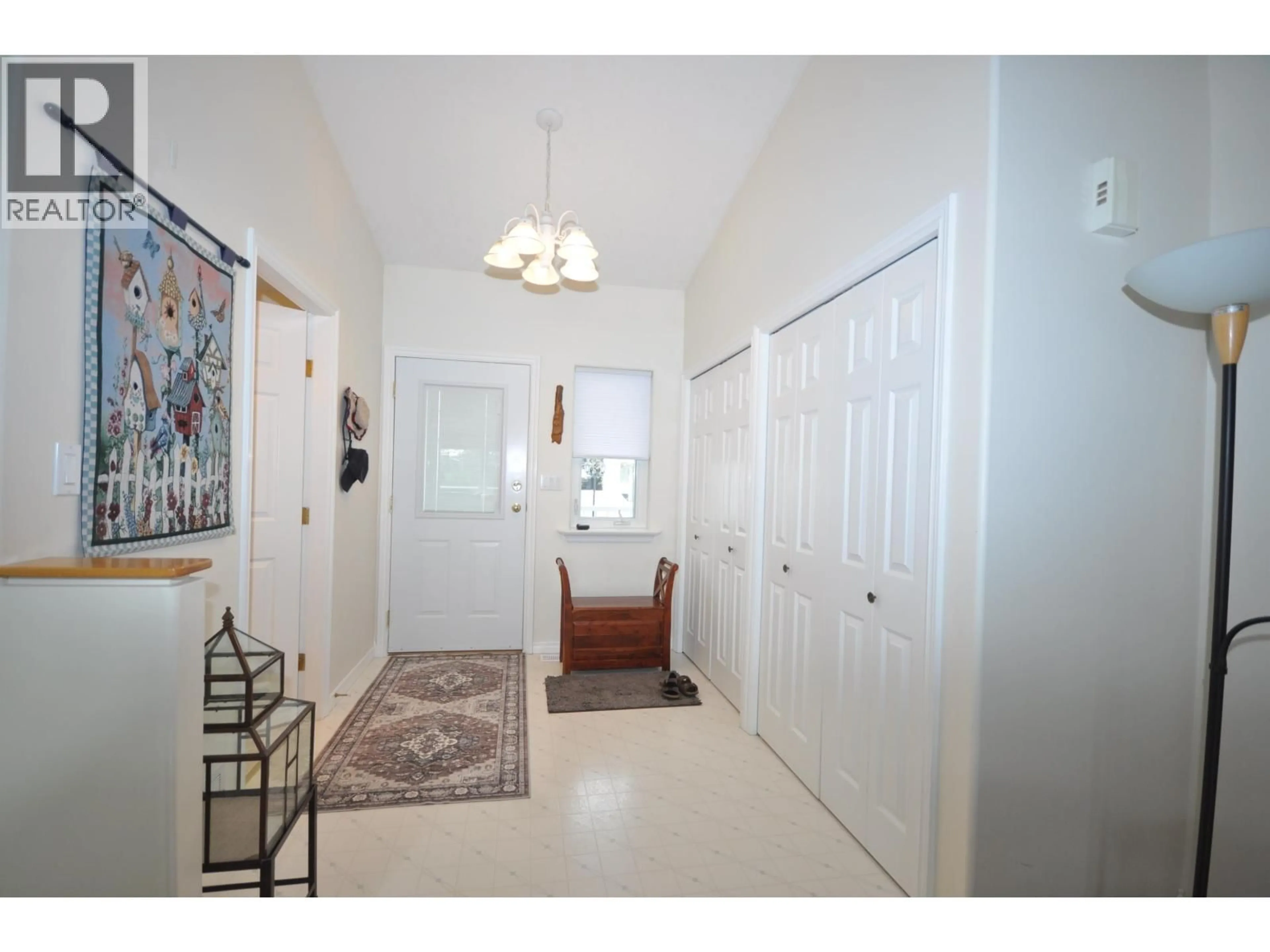 Indoor entryway for 10 - 11 EAGLE CRESCENT, Williams Lake British Columbia V2R4R6