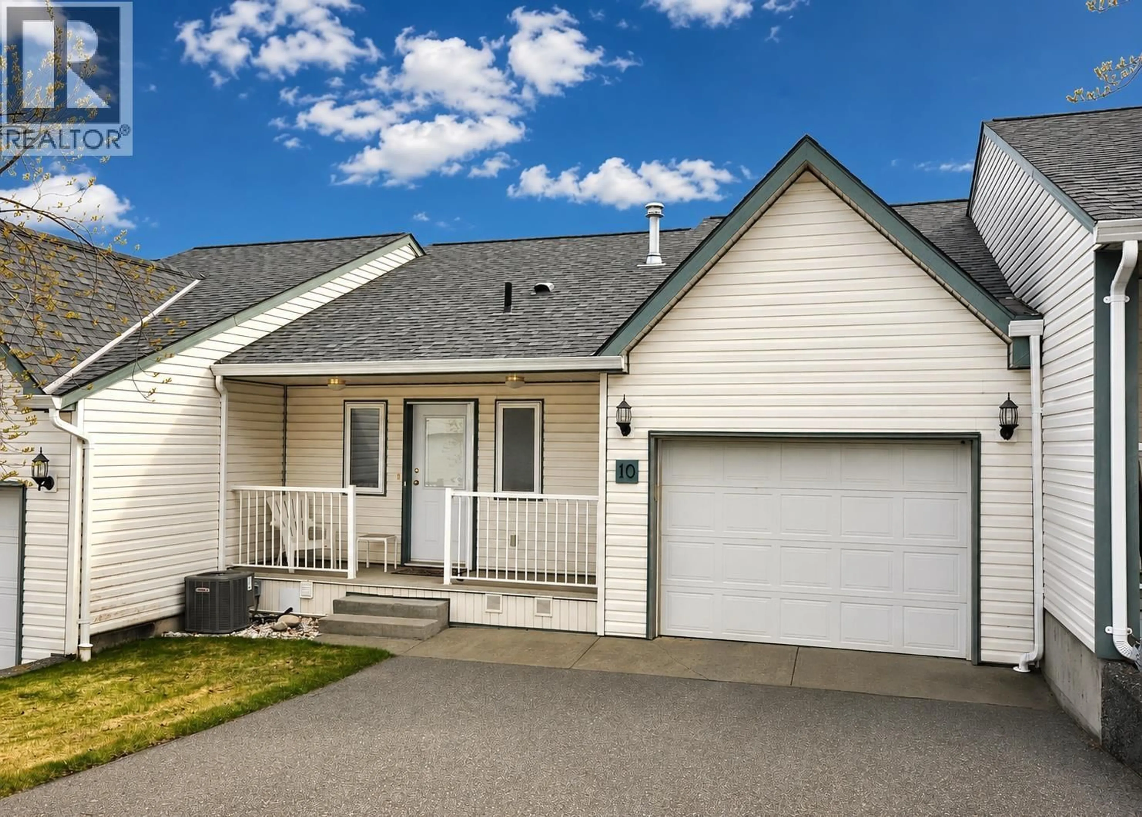 Home with vinyl exterior material, street for 10 - 11 EAGLE CRESCENT, Williams Lake British Columbia V2R4R6