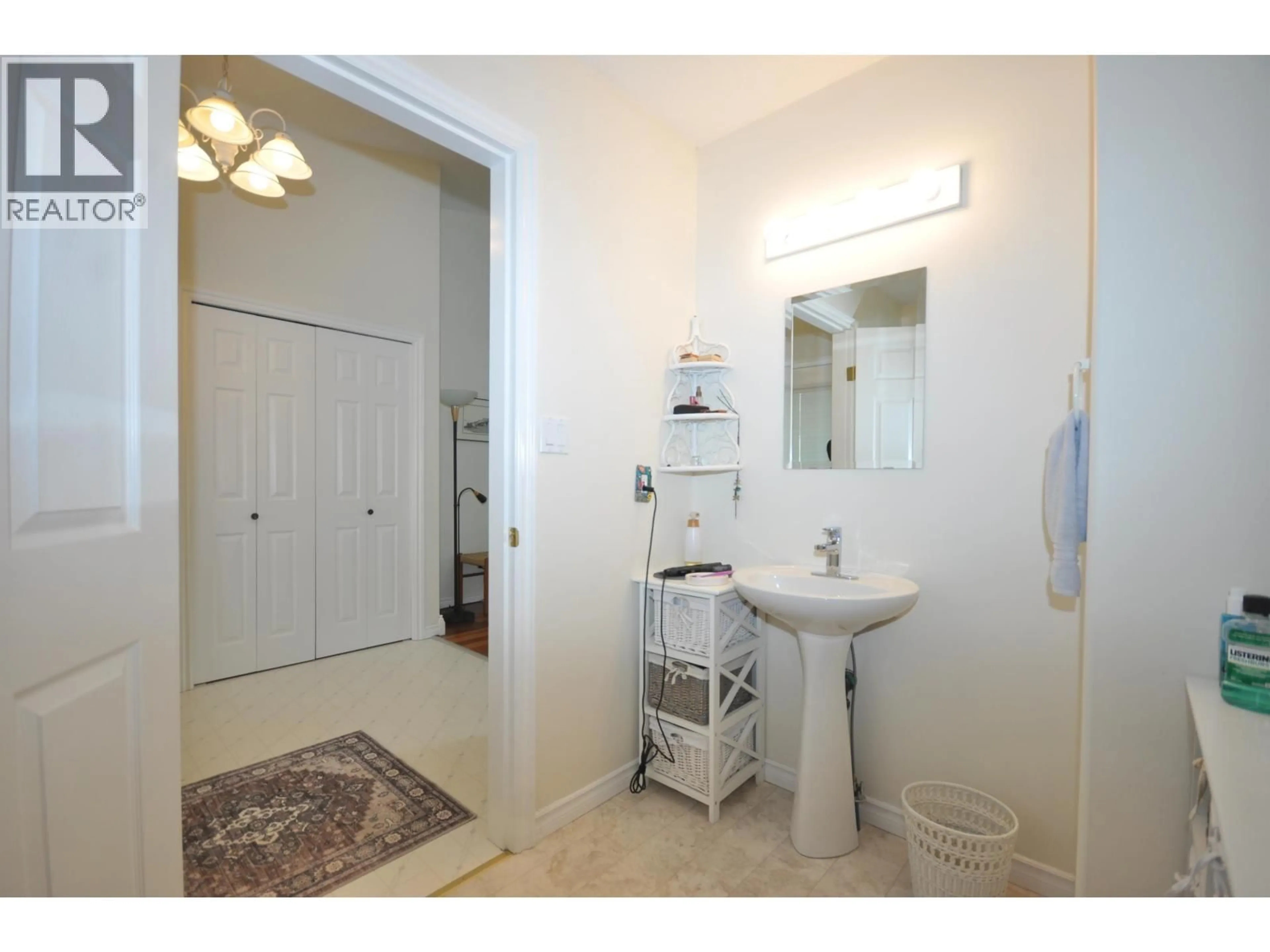Standard bathroom, ceramic/tile floor for 10 - 11 EAGLE CRESCENT, Williams Lake British Columbia V2R4R6