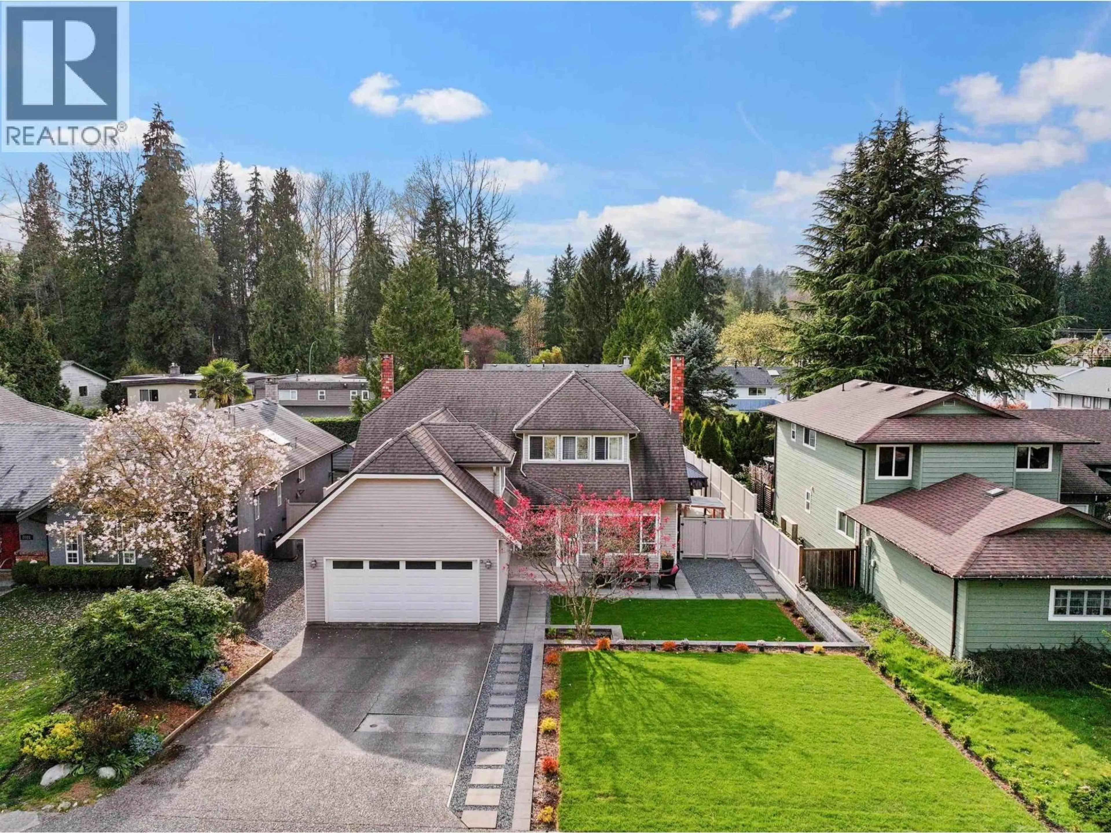 A pic from outside/outdoor area/front of a property/back of a property/a pic from drone, street for 2021 RUFUS DRIVE, North Vancouver British Columbia V7J2N2