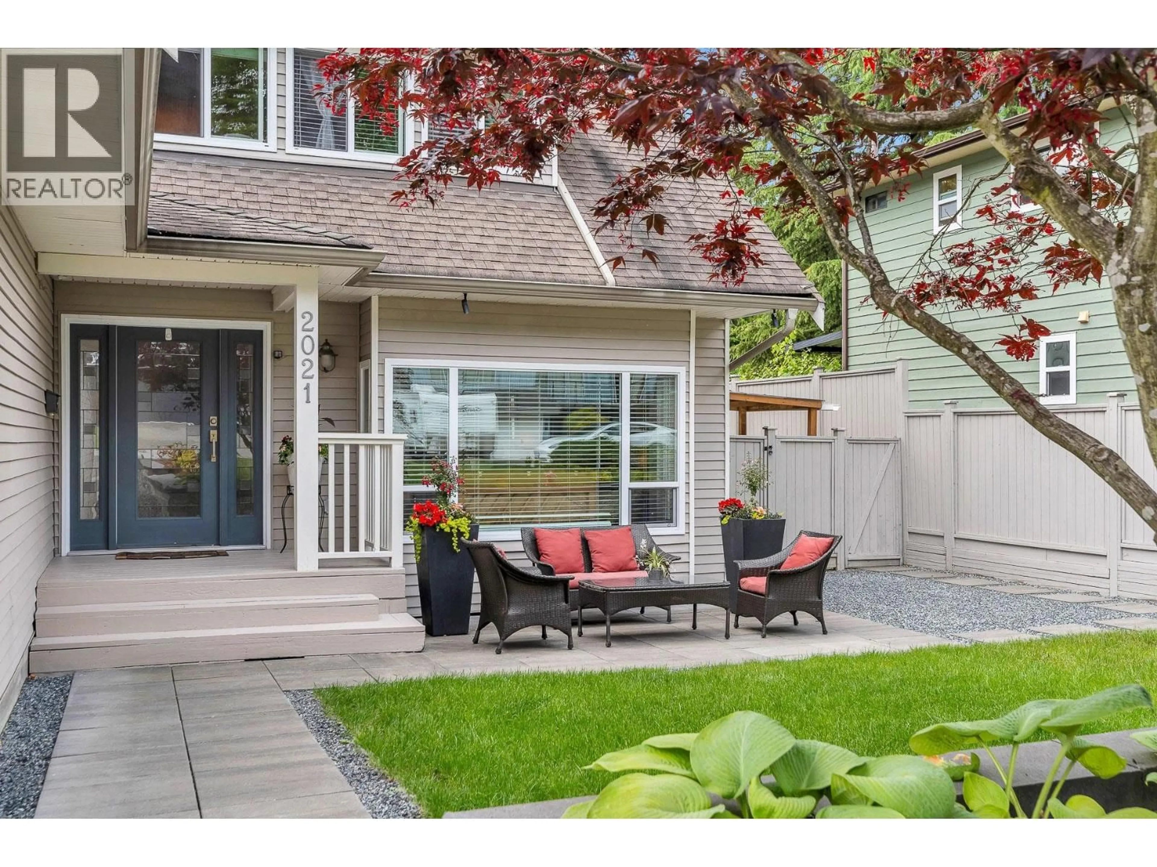 Patio, street for 2021 RUFUS DRIVE, North Vancouver British Columbia V7J2N2
