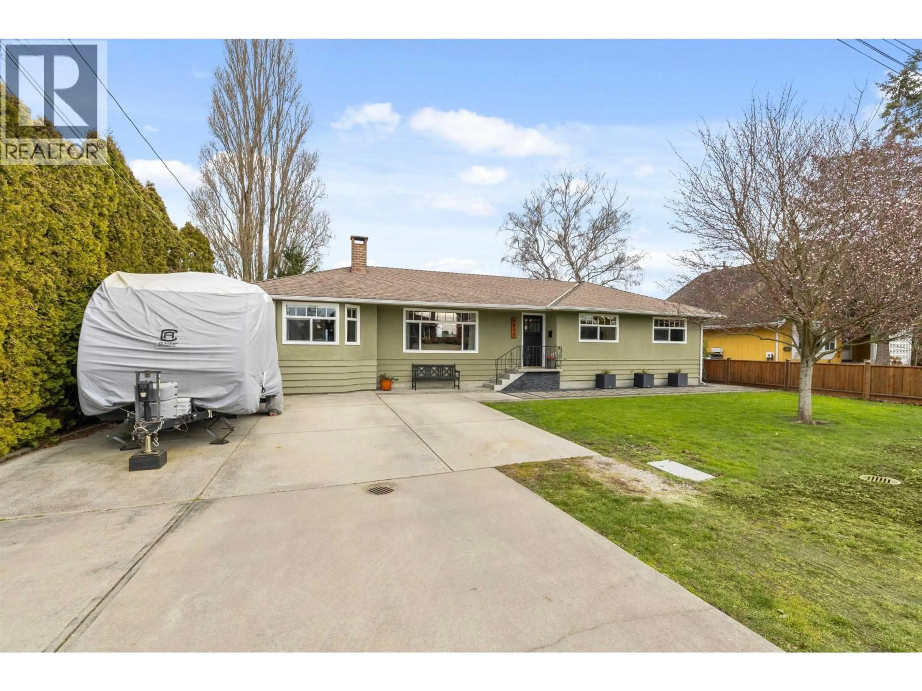 Home with vinyl exterior material, street for 5845 CRESCENT DRIVE, Delta British Columbia V4K2E7