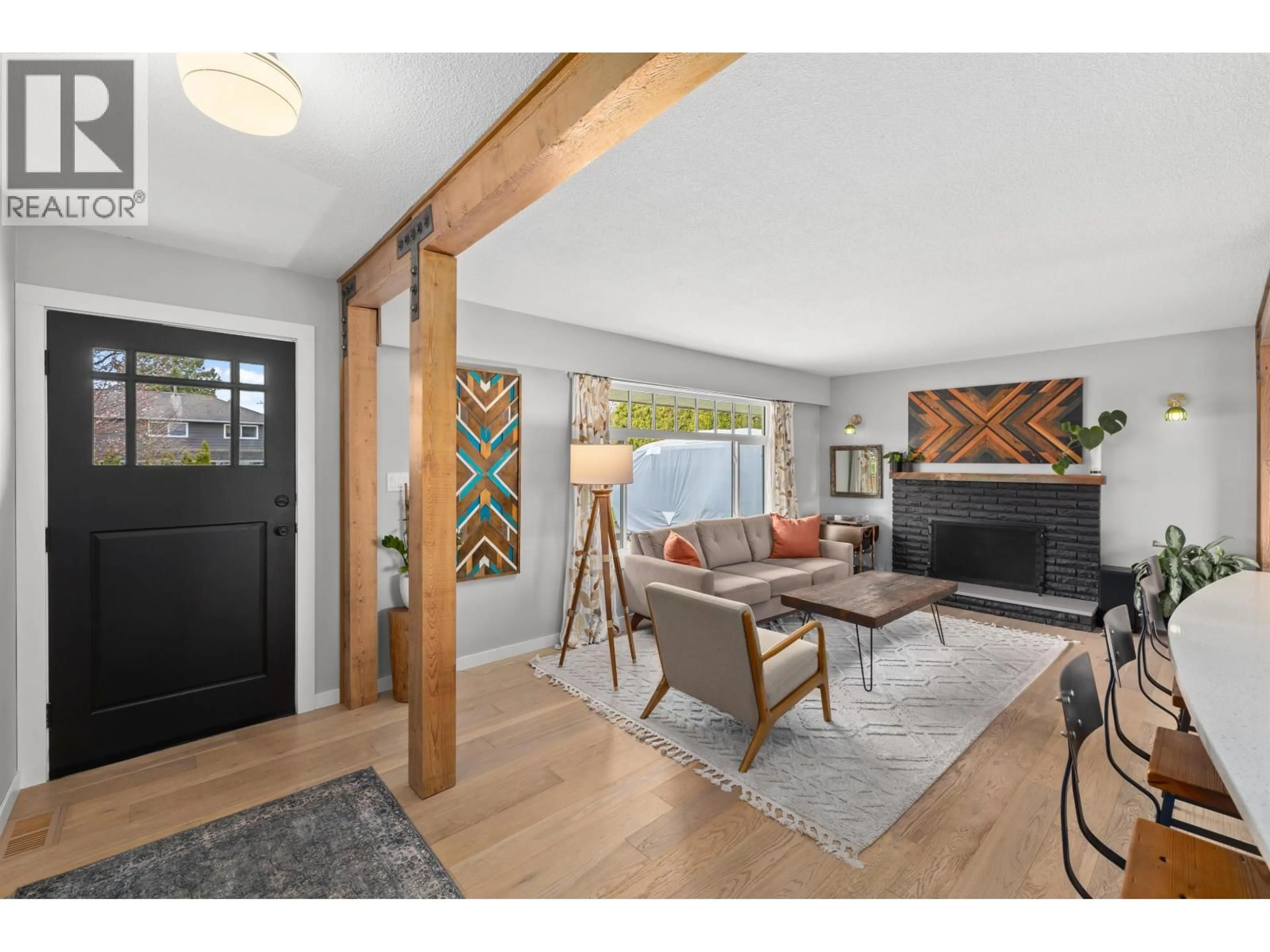 Indoor entryway for 5845 CRESCENT DRIVE, Delta British Columbia V4K2E7