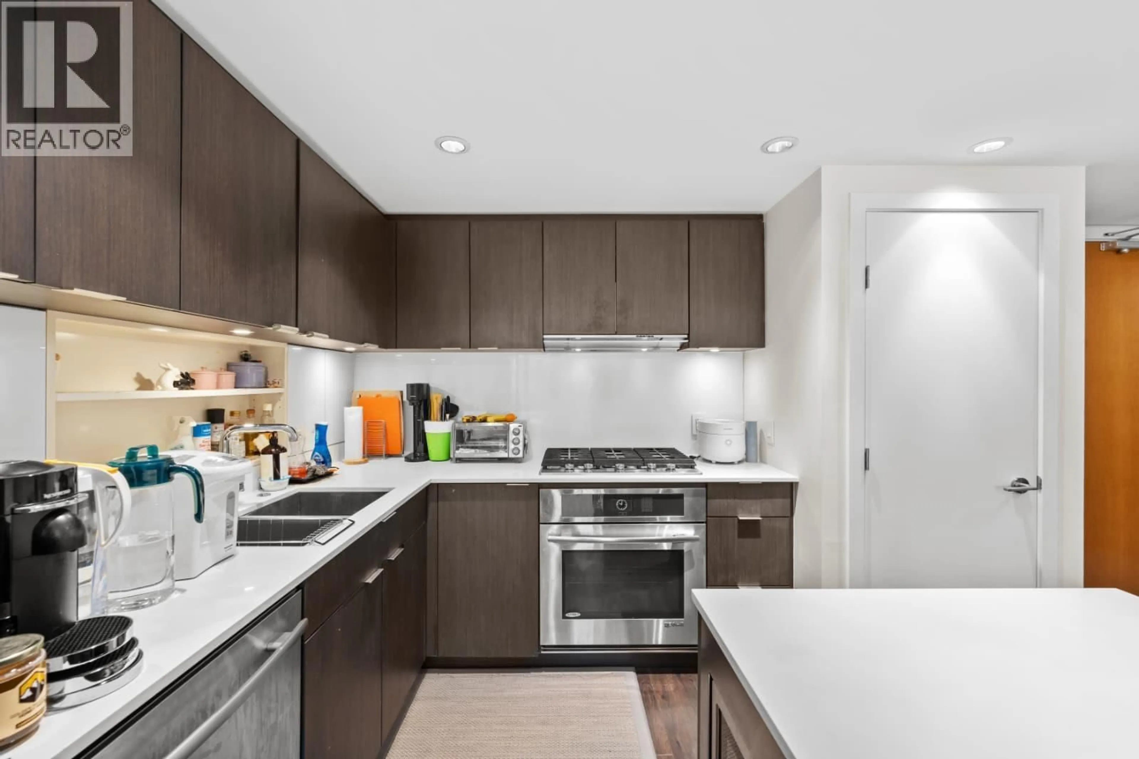Contemporary kitchen, unknown for 1107 - 111 1ST AVENUE, Vancouver British Columbia V6A0E9