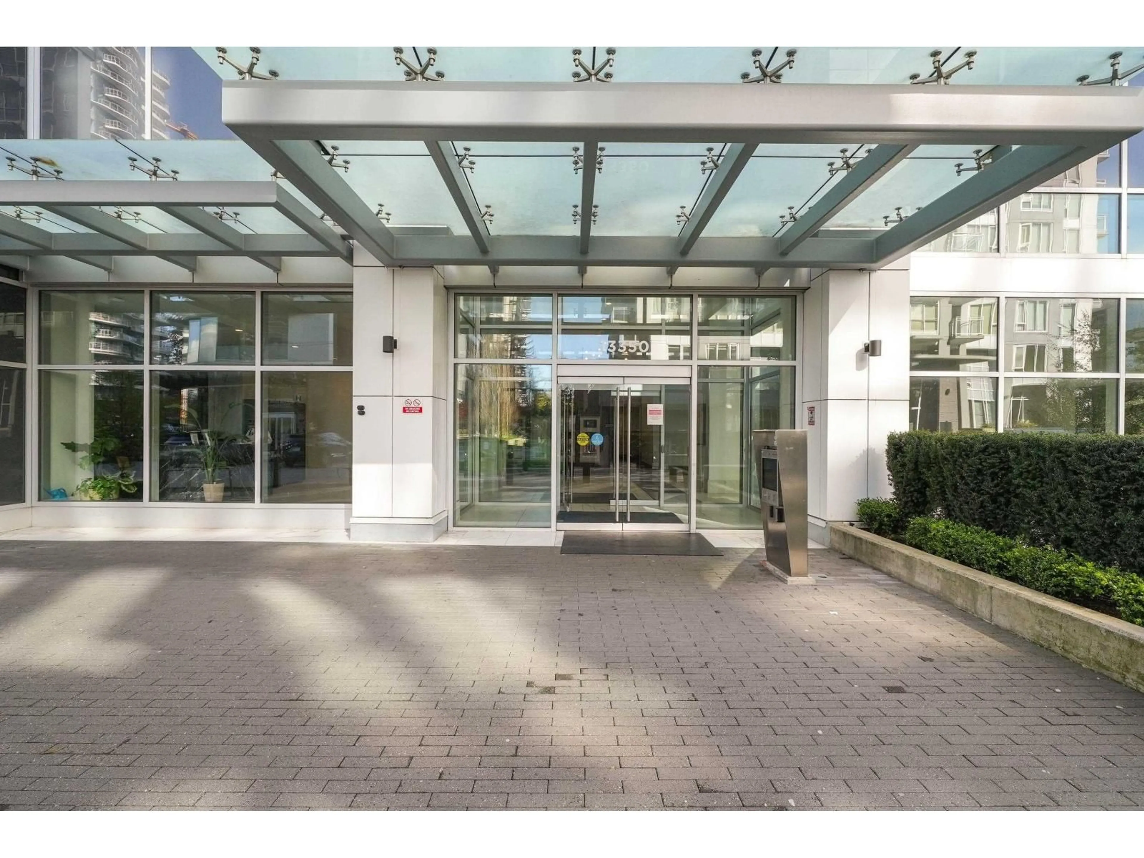 Indoor foyer for 2308 - 13350 CENTRAL, Surrey British Columbia V3T0S1