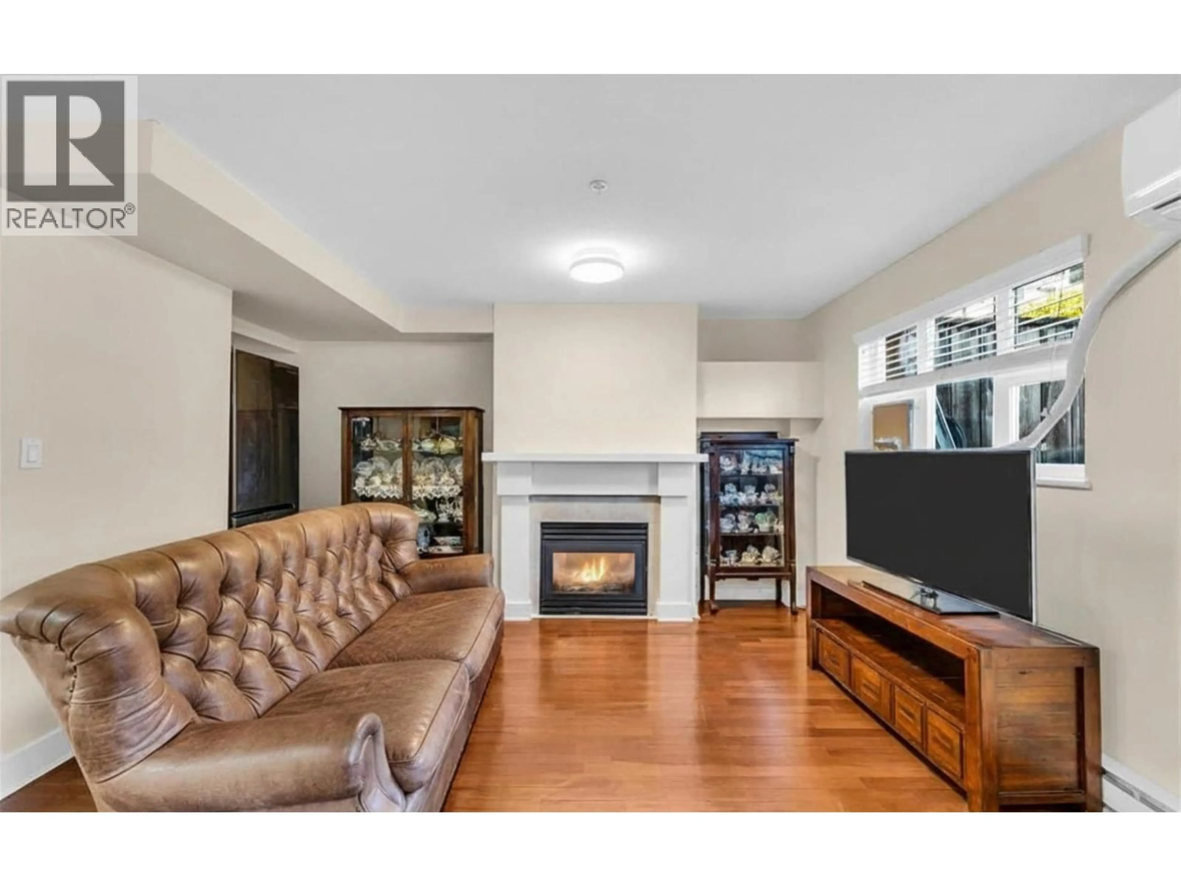 Living room with furniture, unknown for 206 - 2071 42ND AVENUE, Vancouver British Columbia V6M2B4